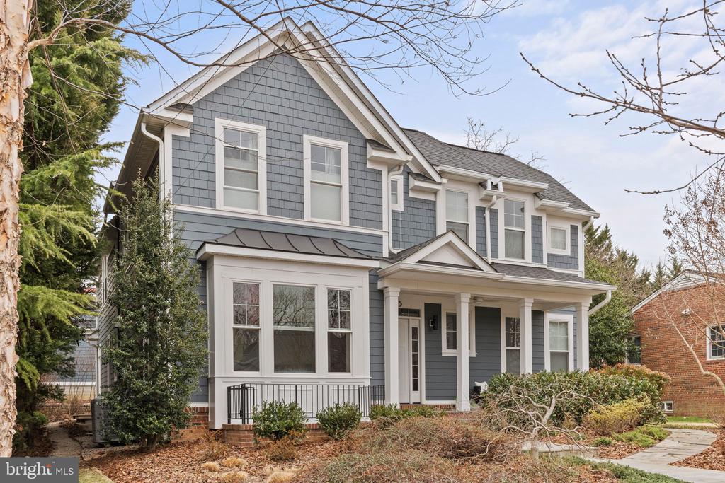 635 PUTNAM PLACE