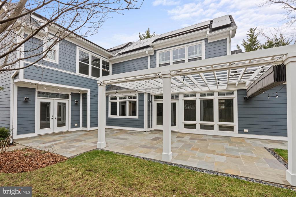 635 PUTNAM PLACE