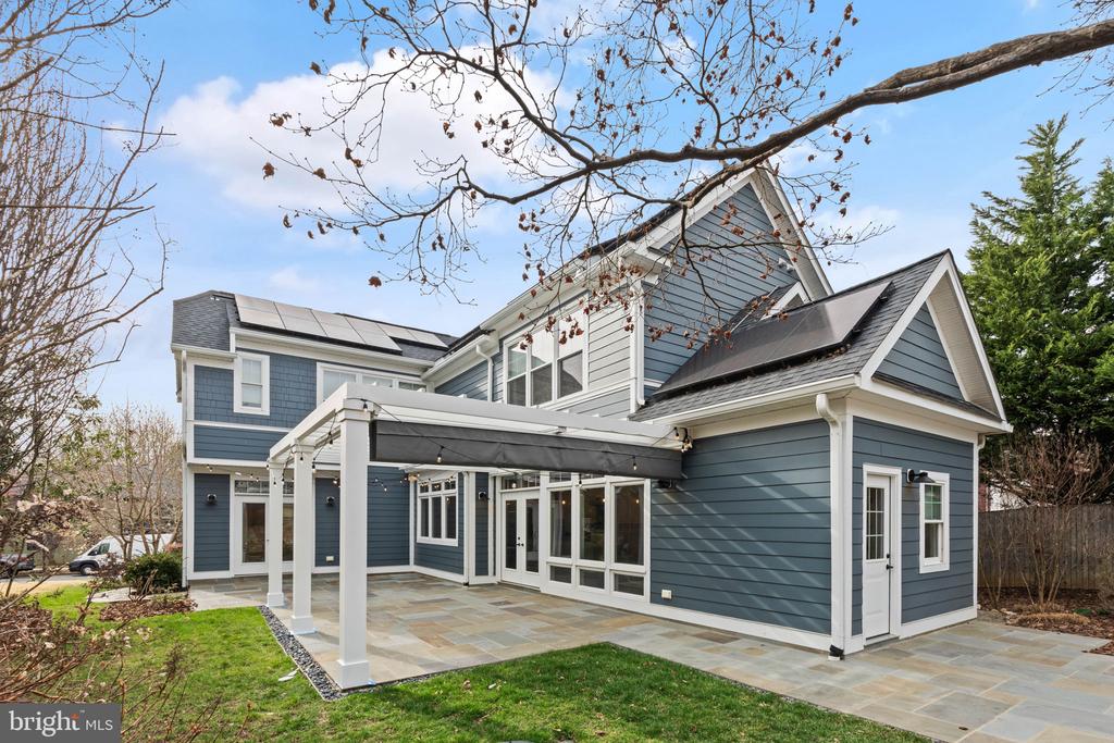 635 PUTNAM PLACE