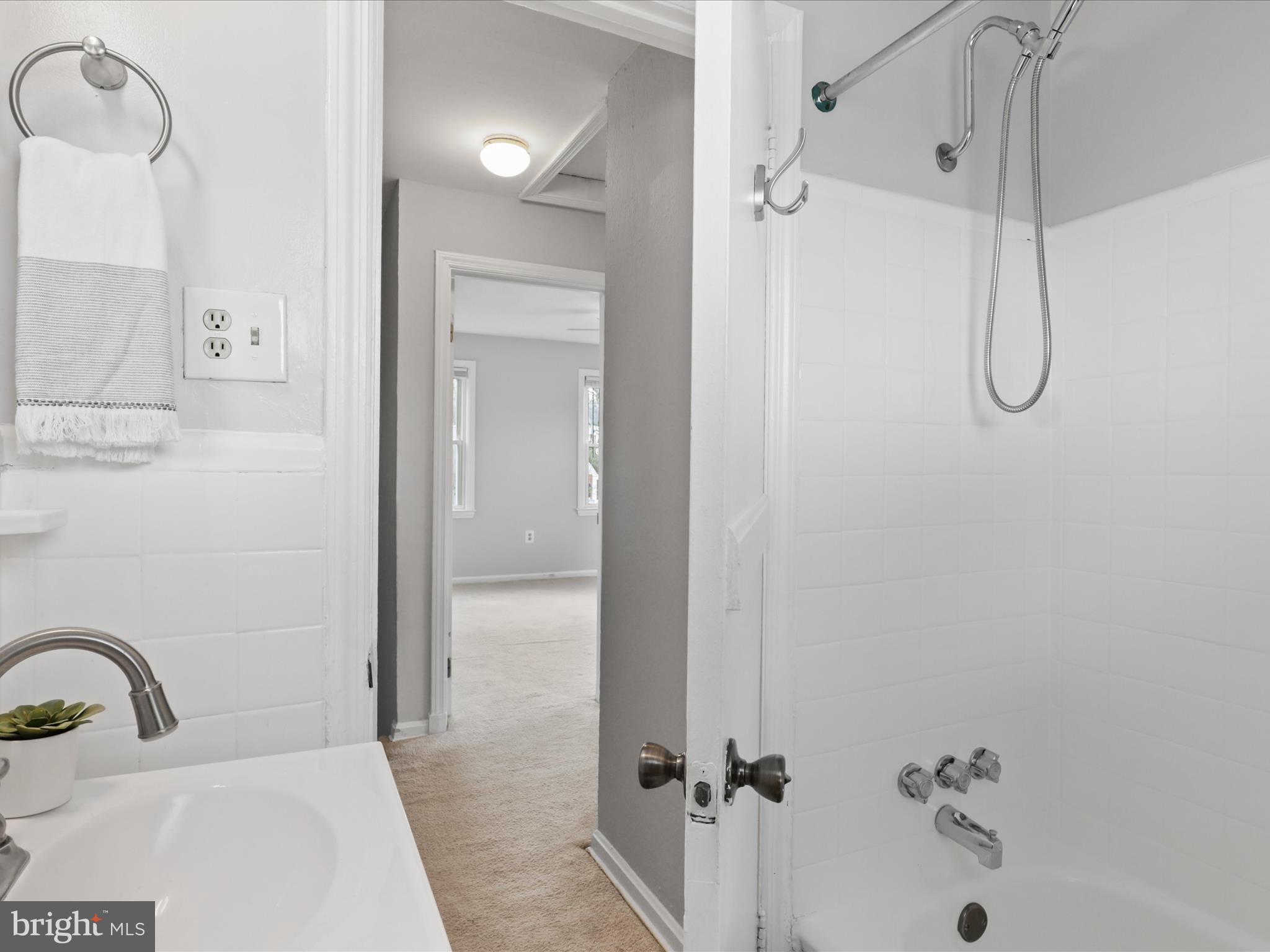 2236 ARLINGTON TERRACE