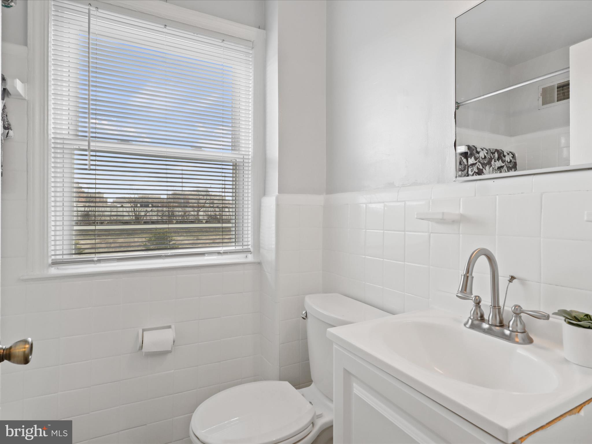 2236 ARLINGTON TERRACE