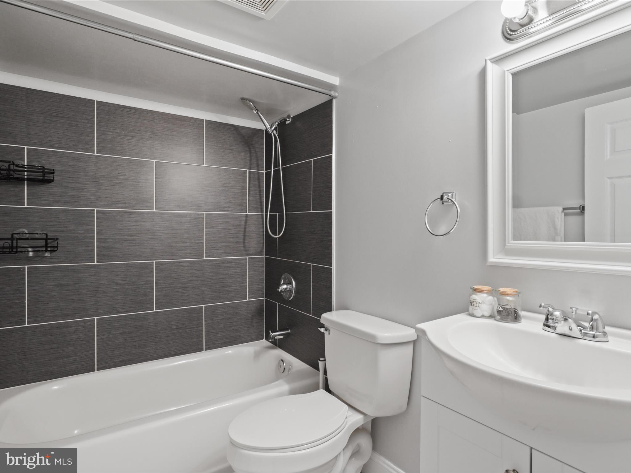 2236 ARLINGTON TERRACE