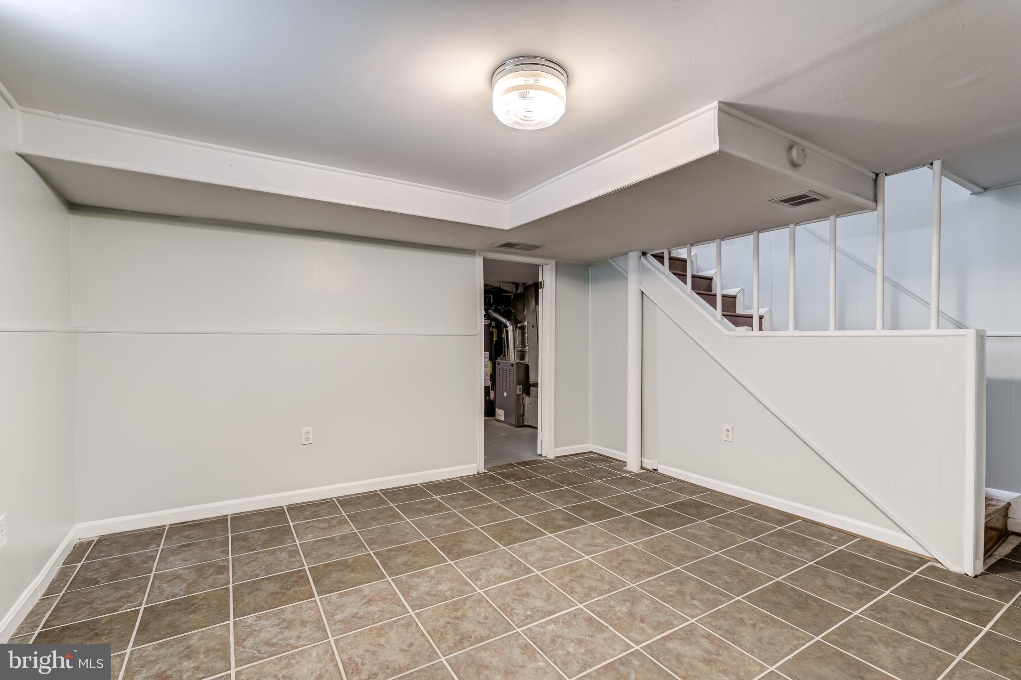 2130 FARRINGTON AVENUE