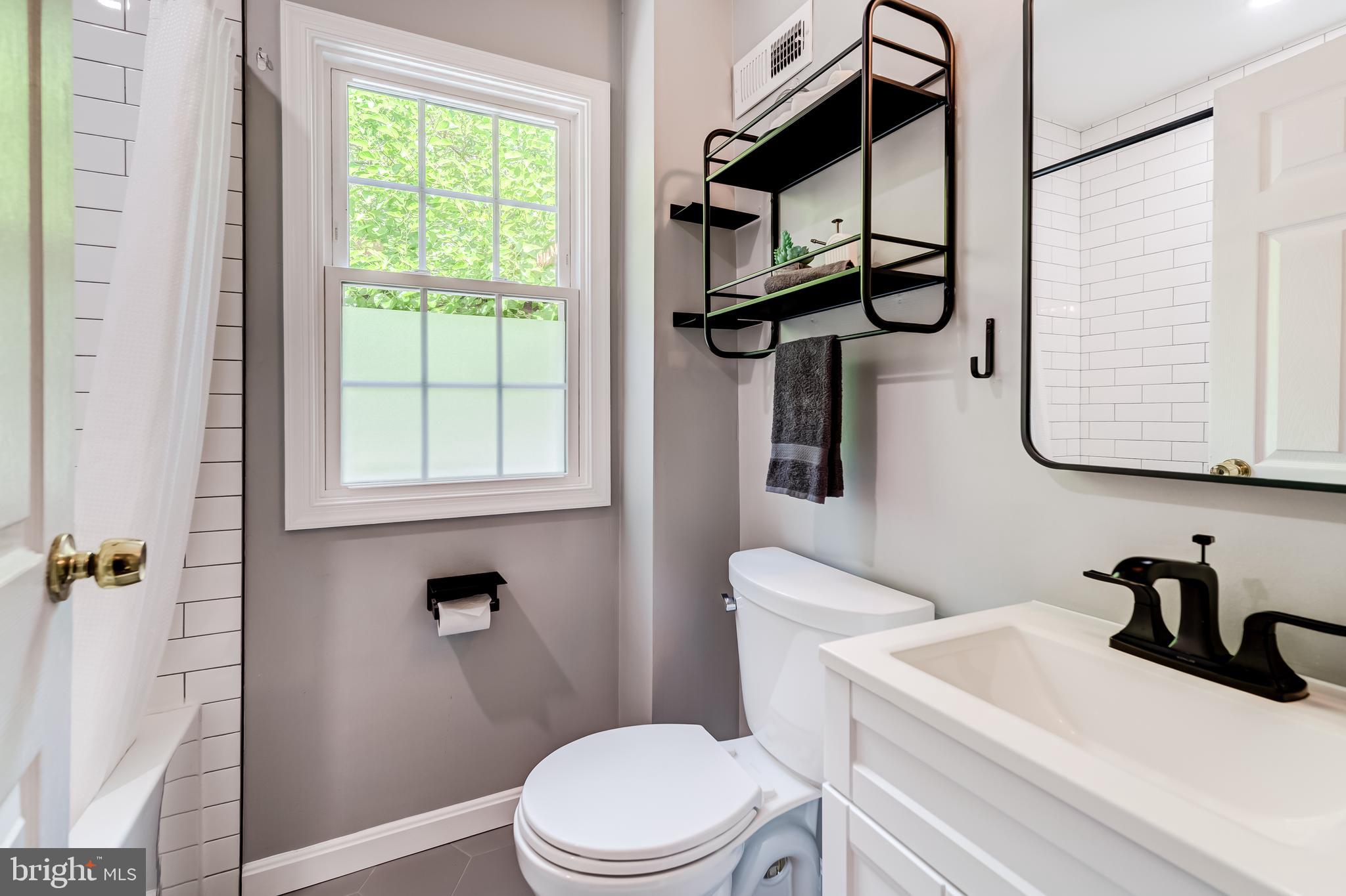 2130 FARRINGTON AVENUE