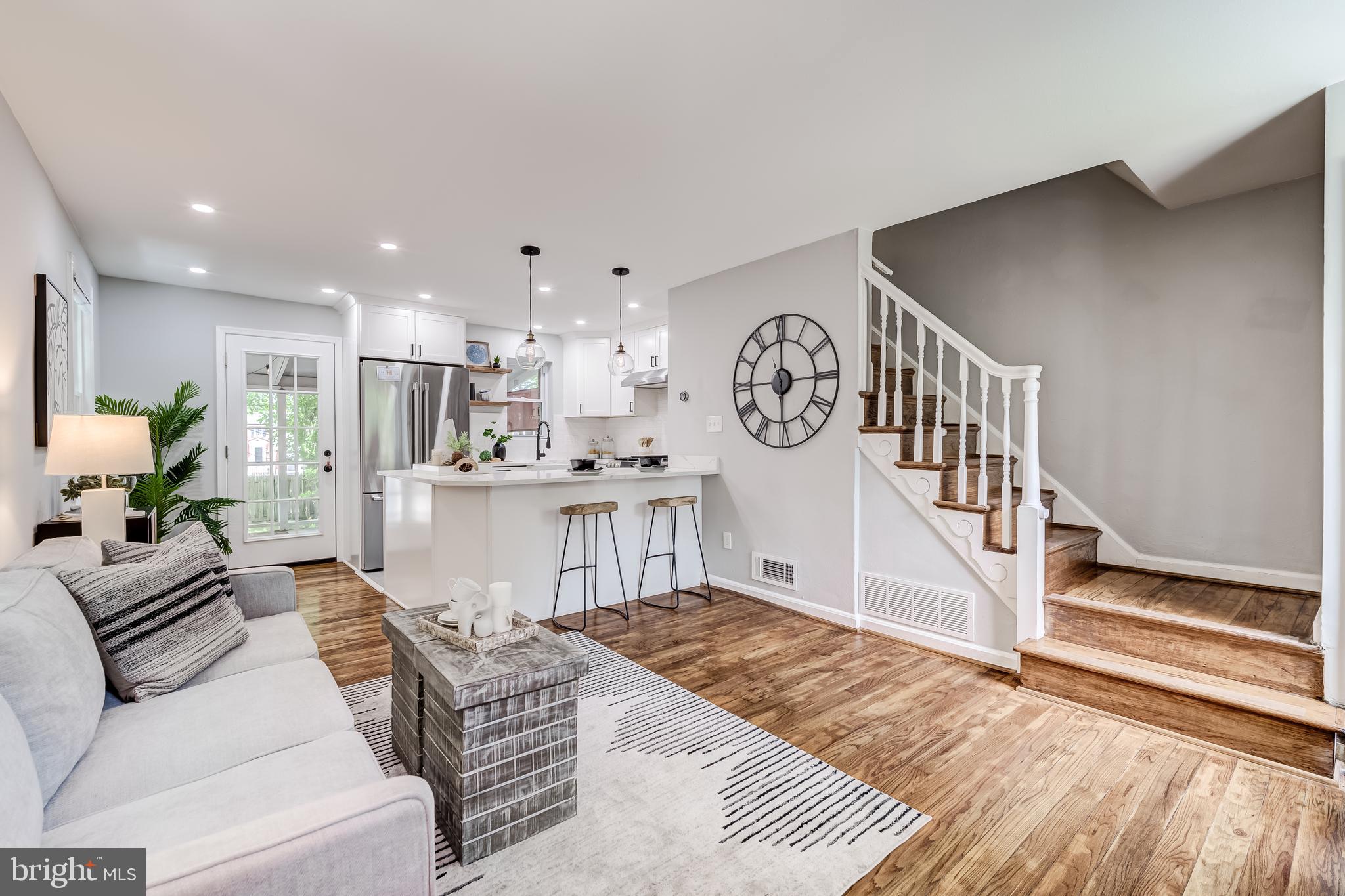 2130 FARRINGTON AVENUE