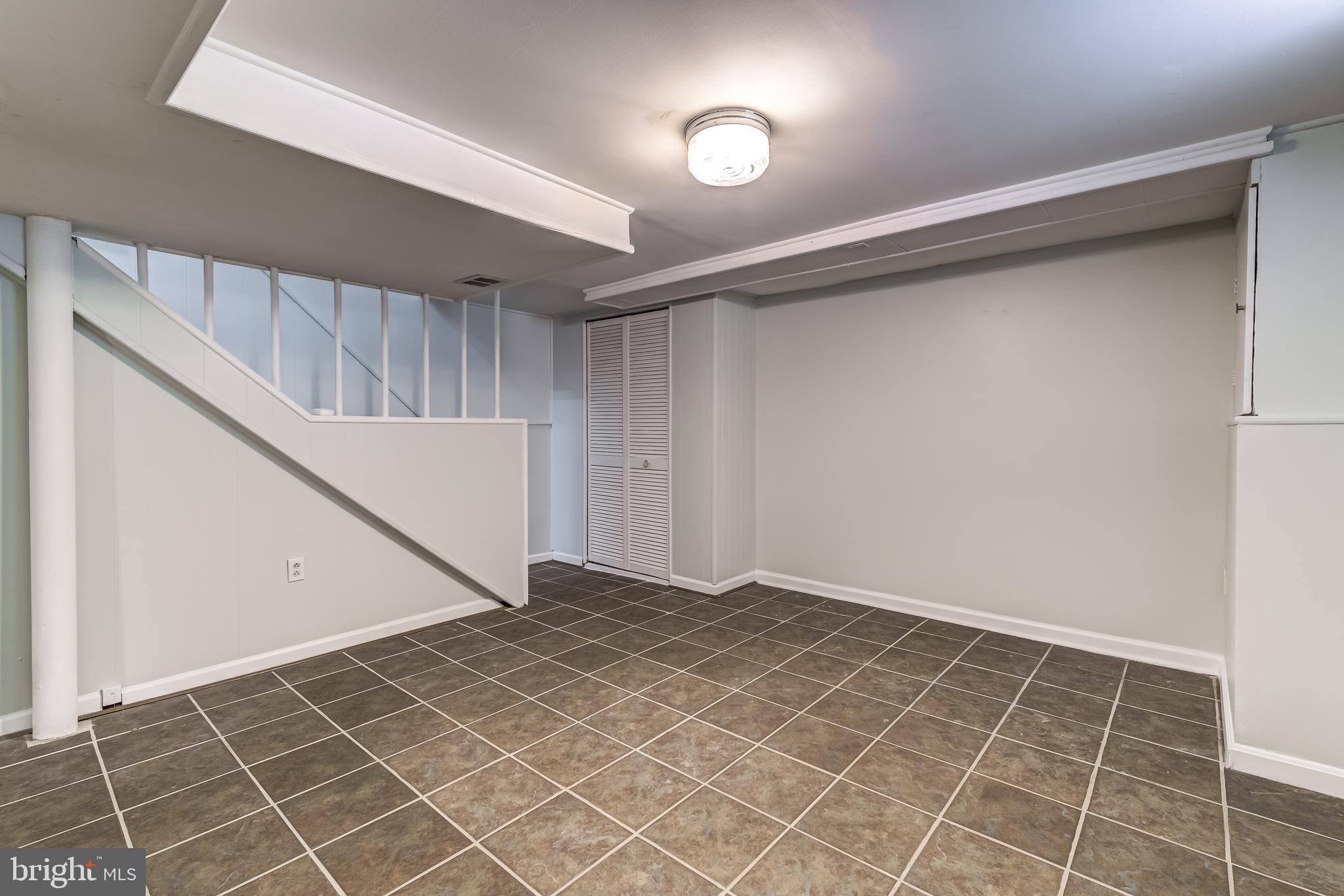 2130 FARRINGTON AVENUE