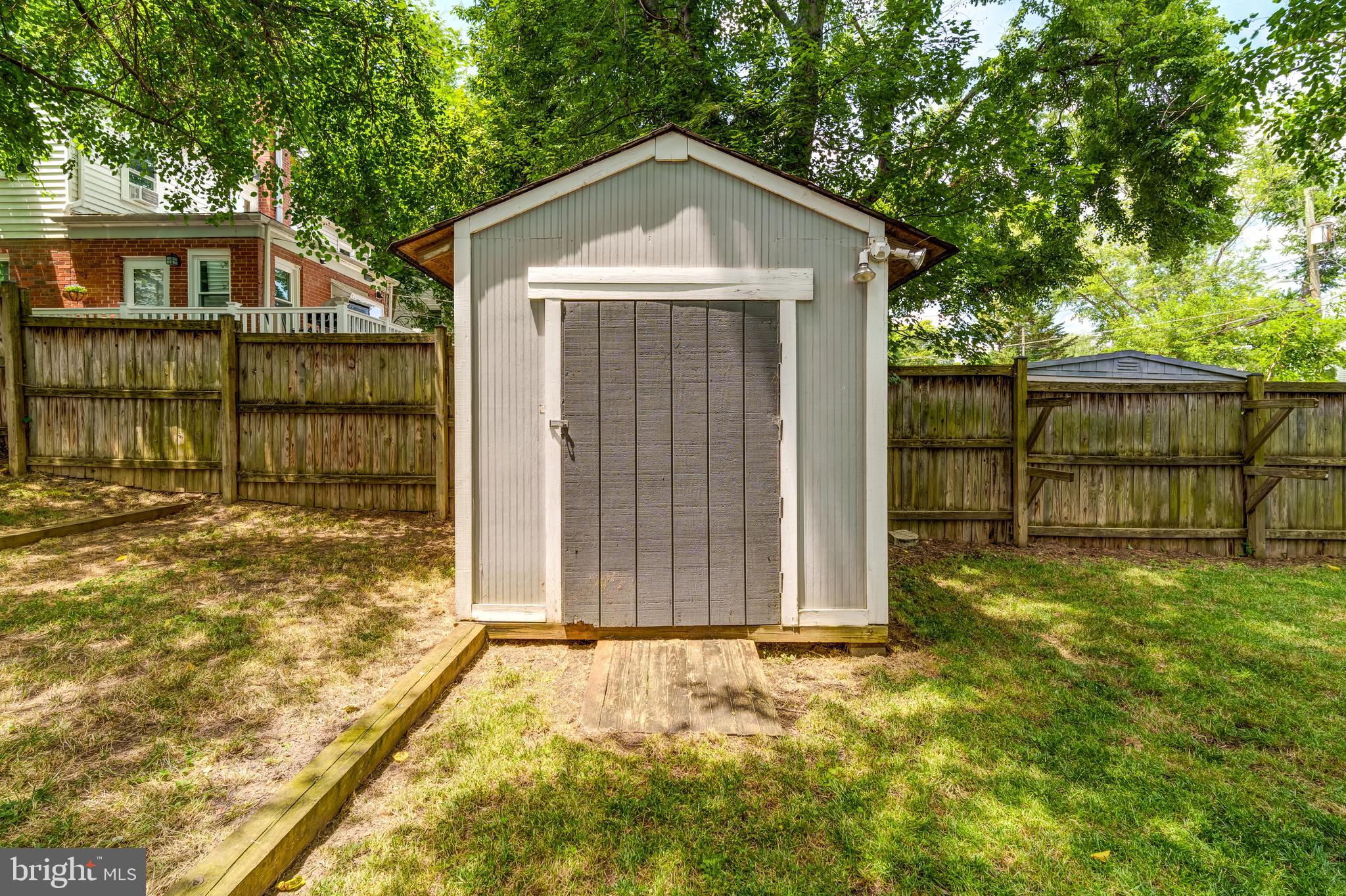 2130 FARRINGTON AVENUE