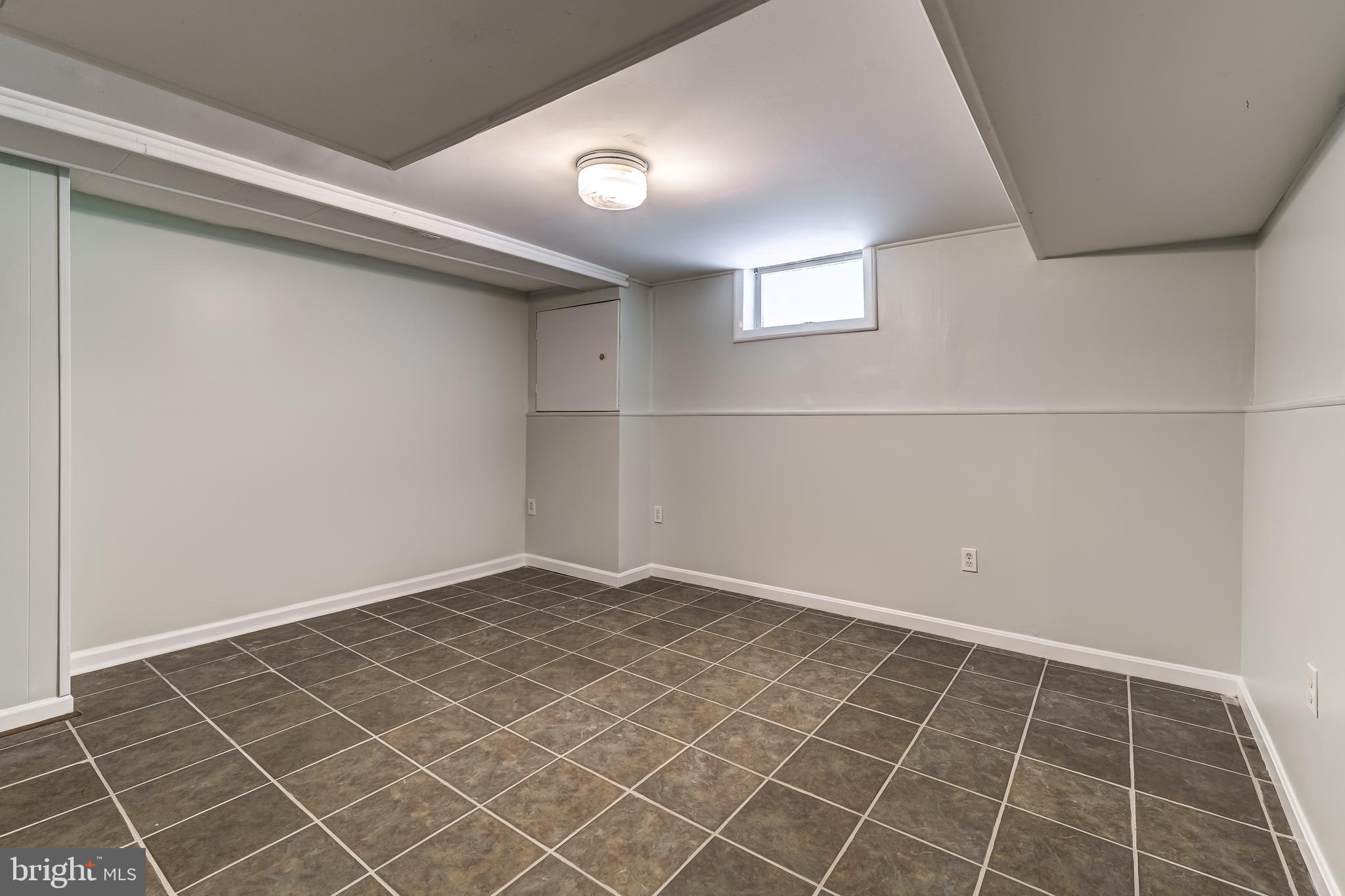 2130 FARRINGTON AVENUE