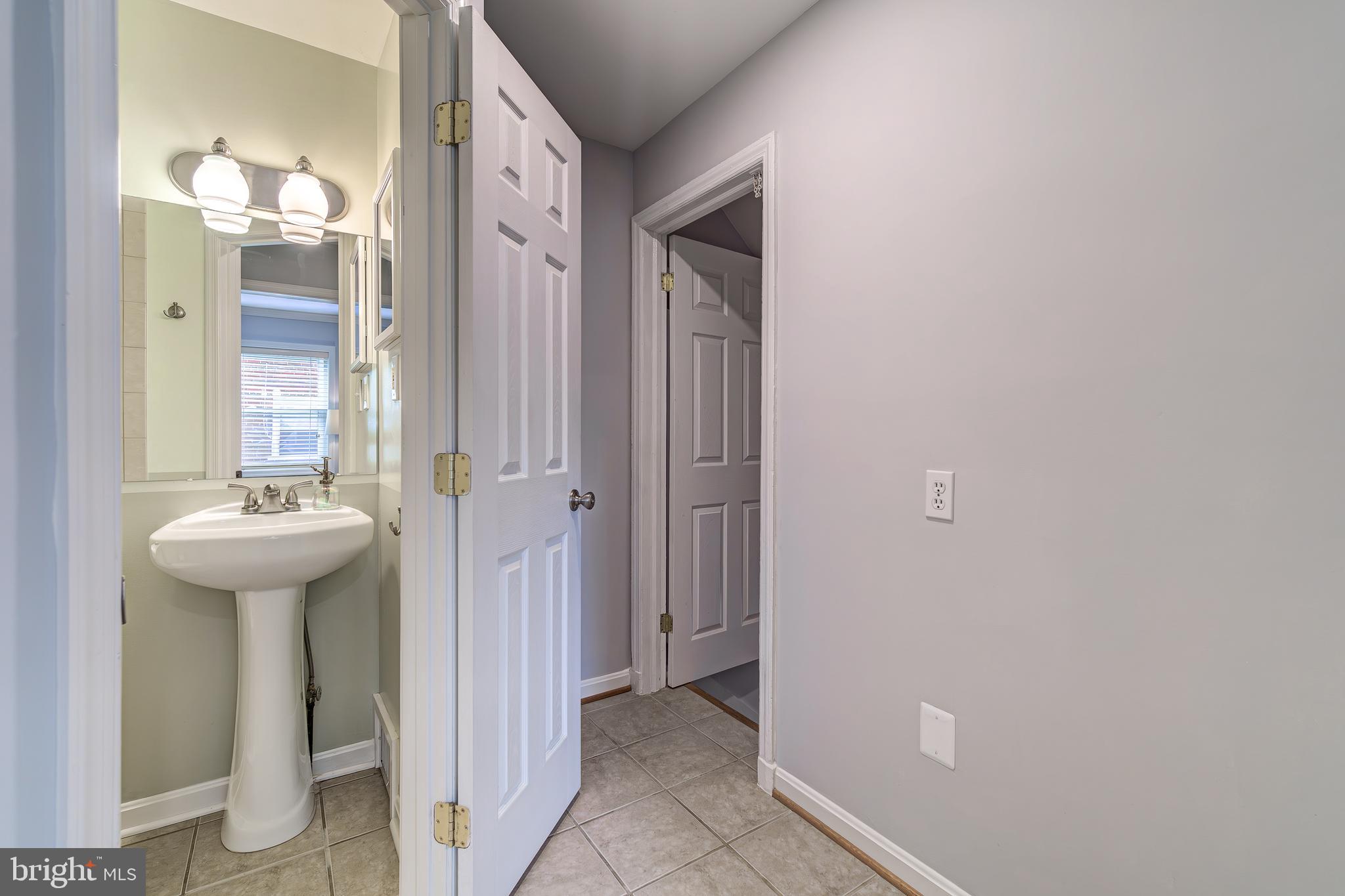 2215 ARLINGTON TERRACE