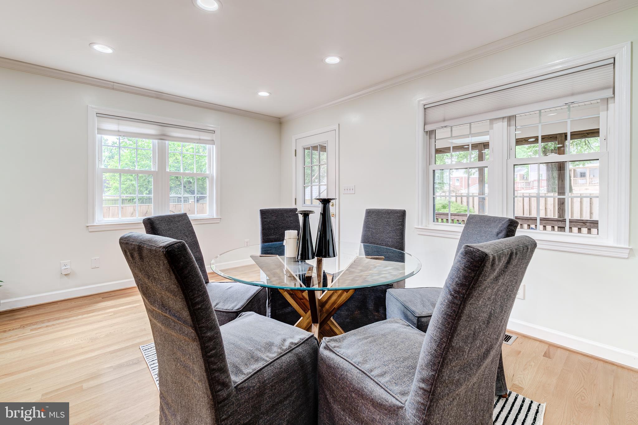 2215 ARLINGTON TERRACE