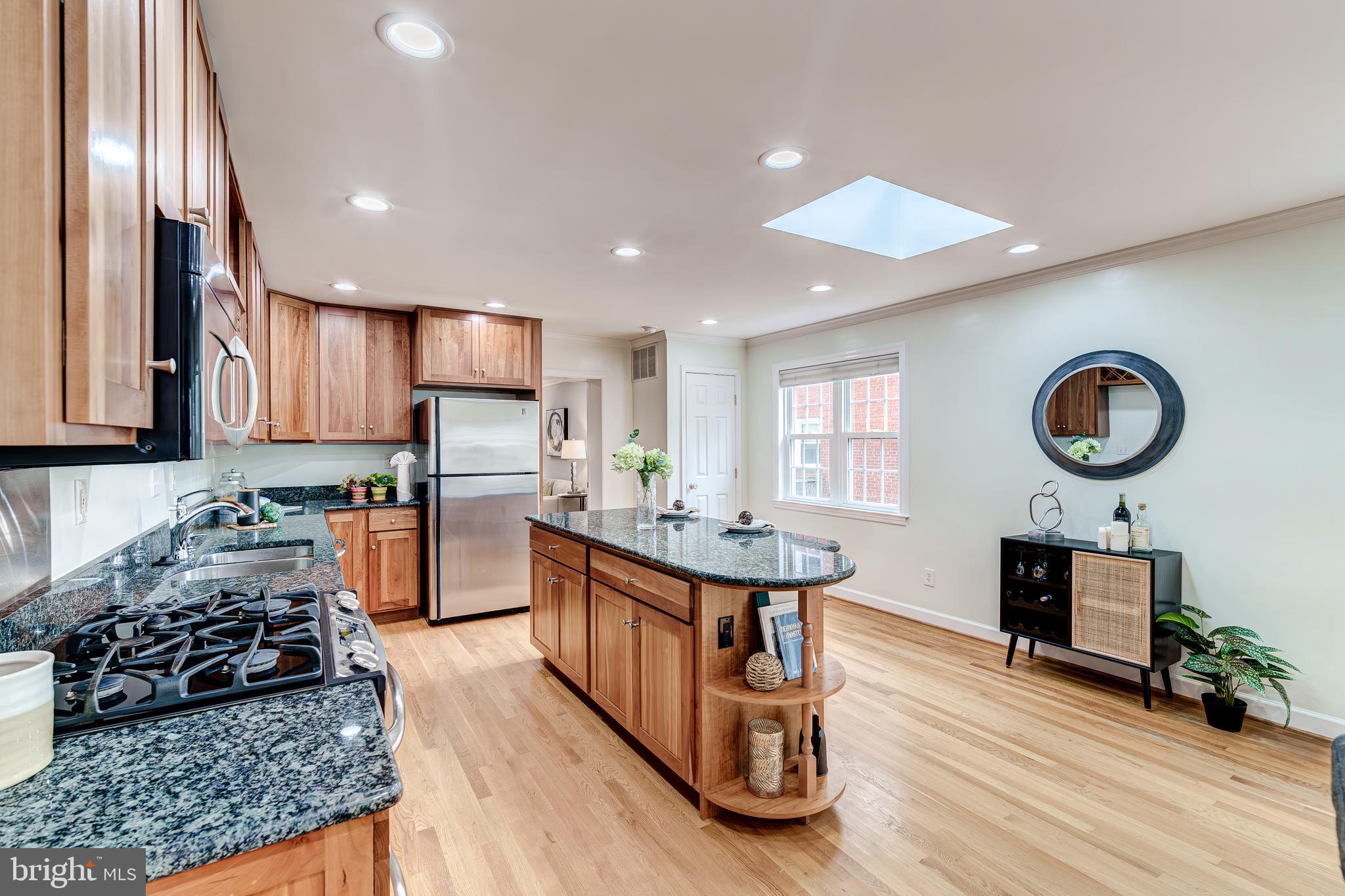 2215 ARLINGTON TERRACE