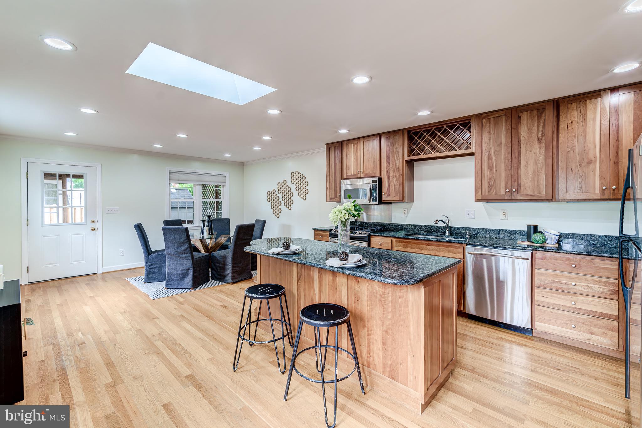 2215 ARLINGTON TERRACE