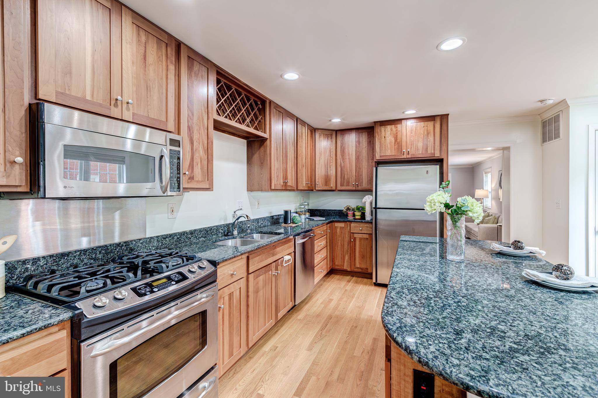 2215 ARLINGTON TERRACE