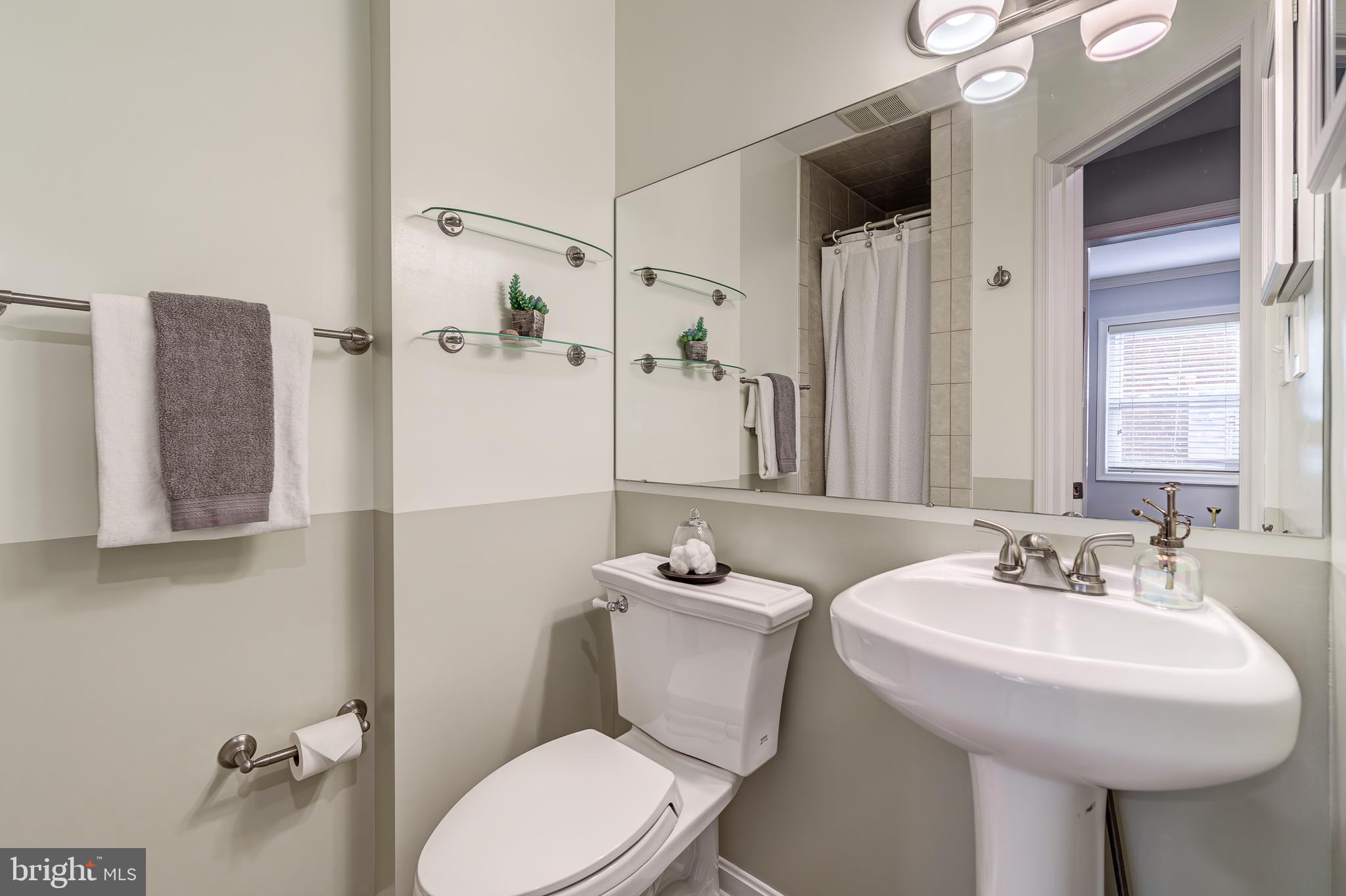 2215 ARLINGTON TERRACE