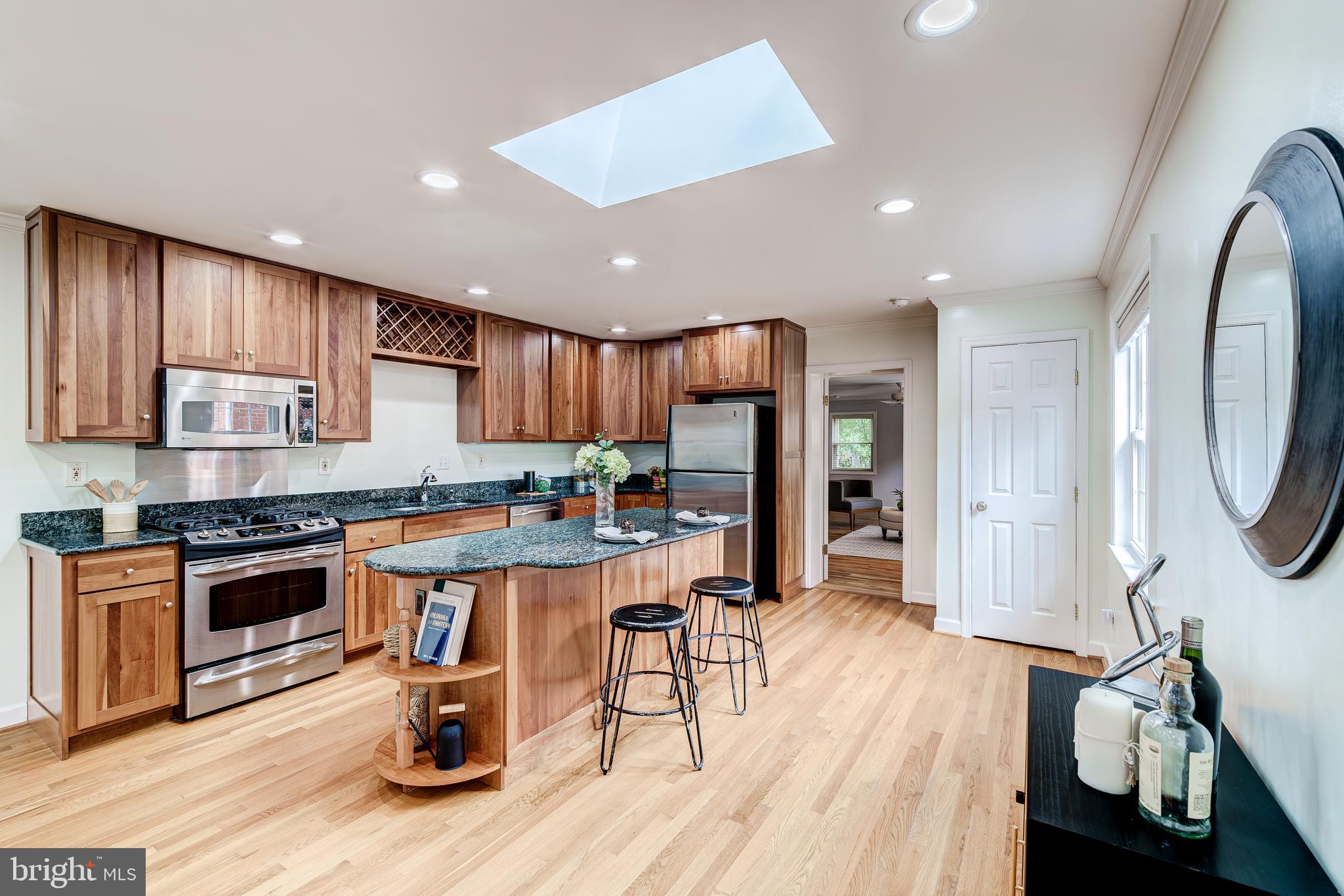 2215 ARLINGTON TERRACE