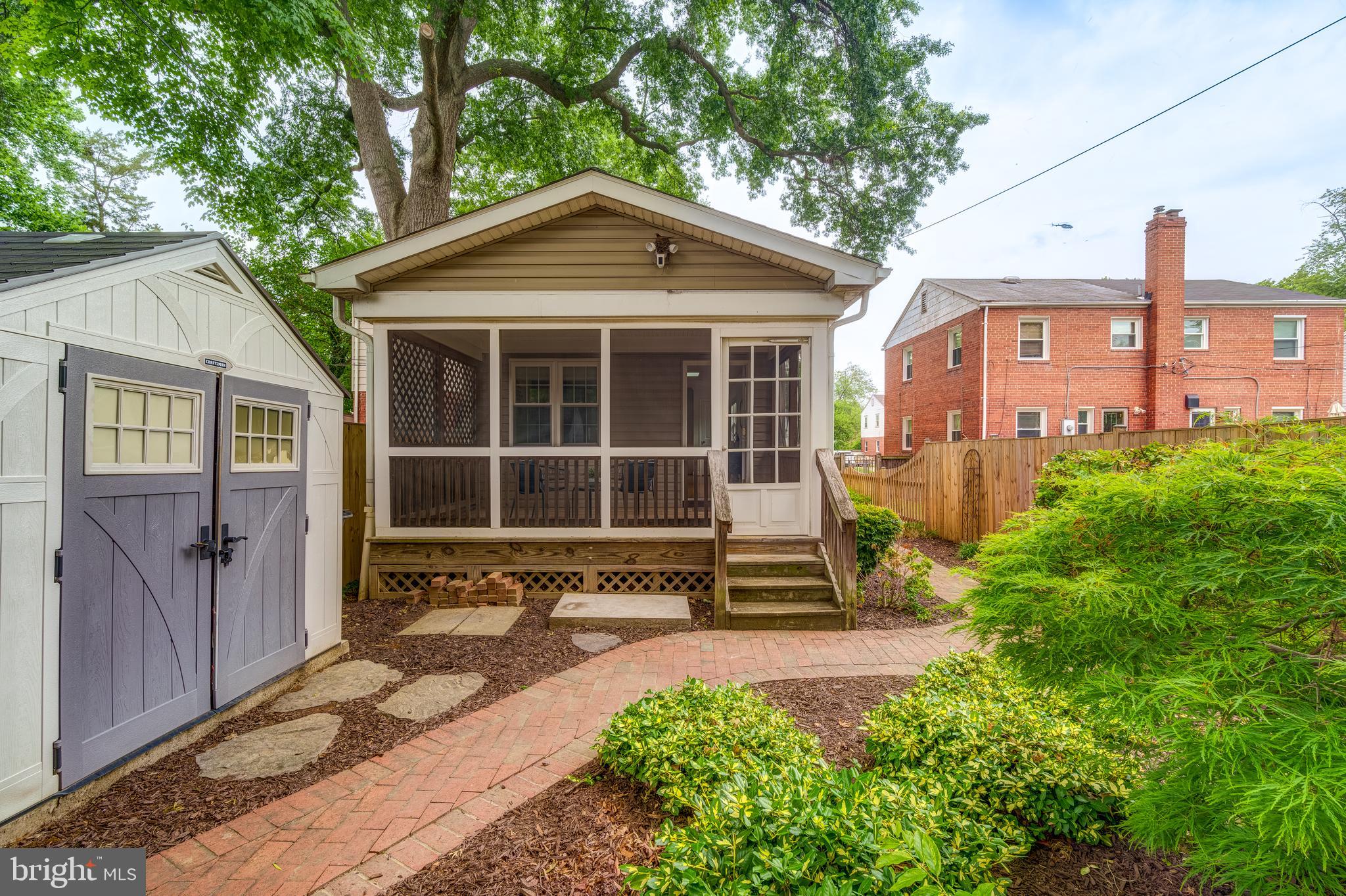 2215 ARLINGTON TERRACE