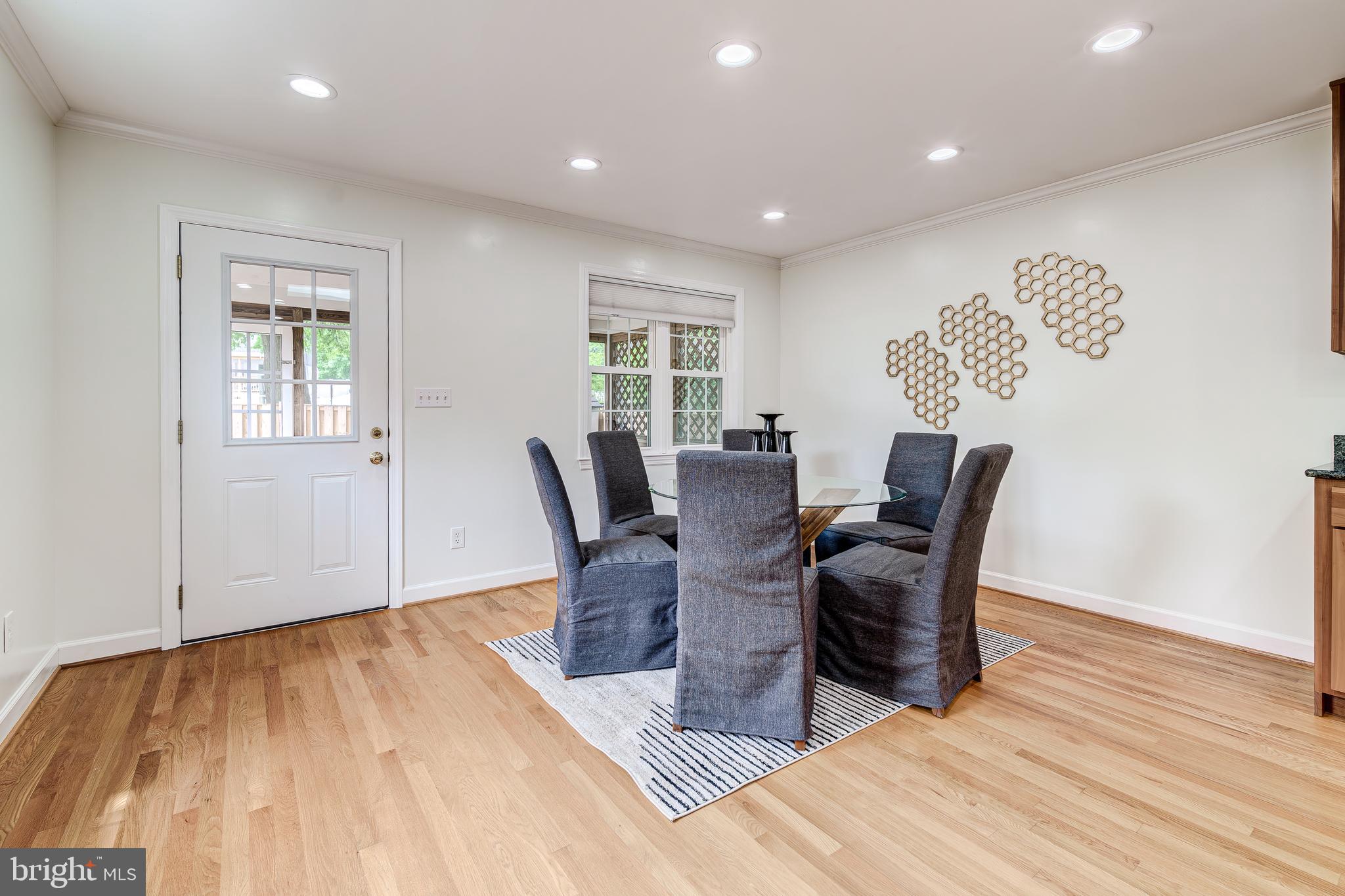 2215 ARLINGTON TERRACE