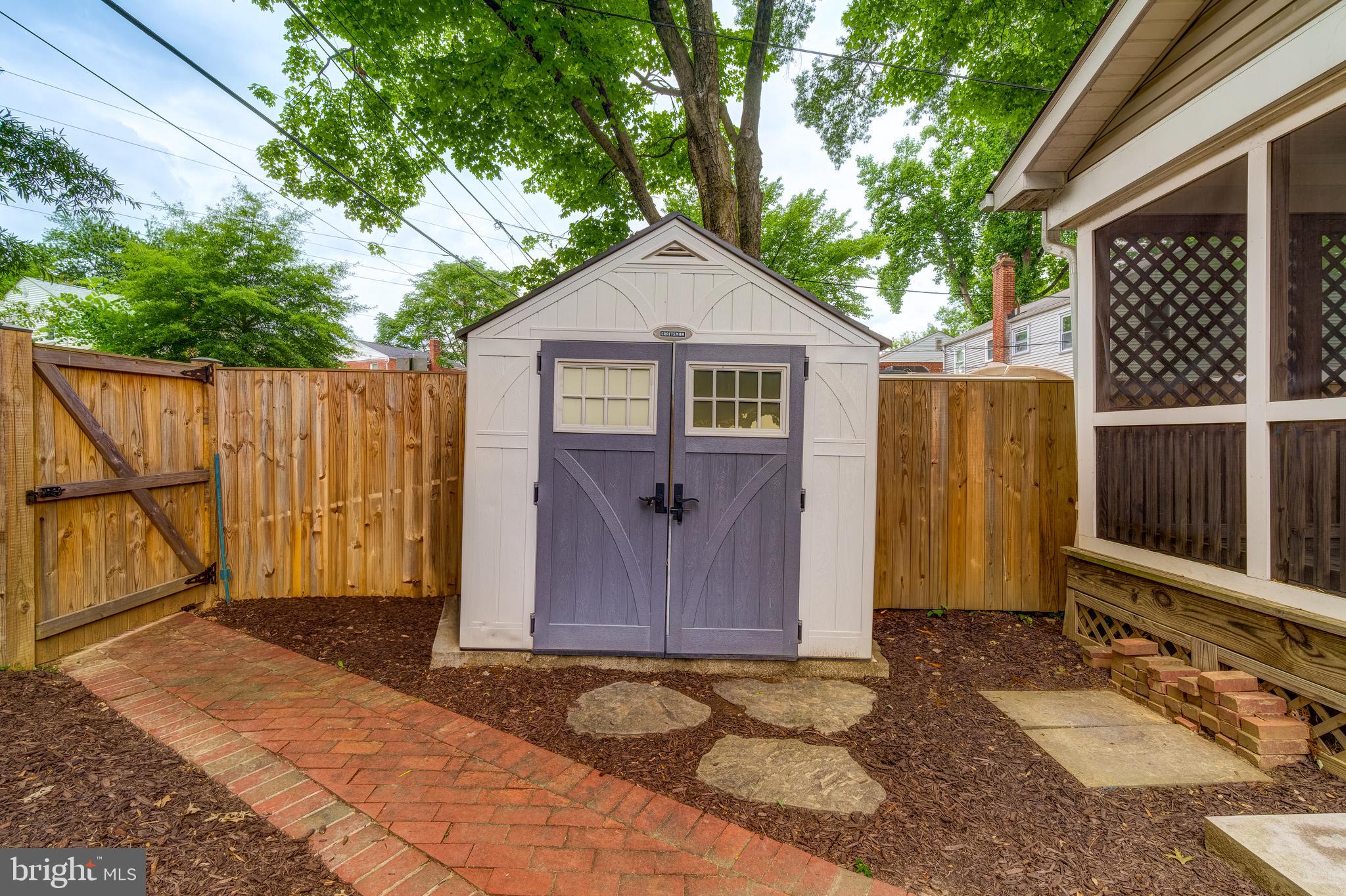 2215 ARLINGTON TERRACE