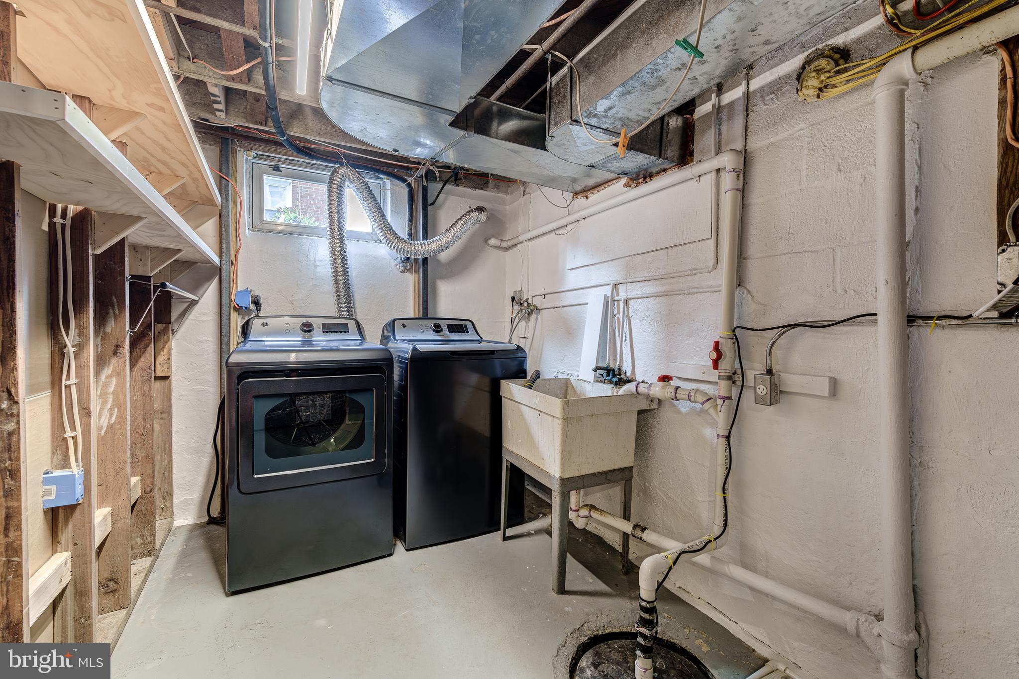 2215 ARLINGTON TERRACE