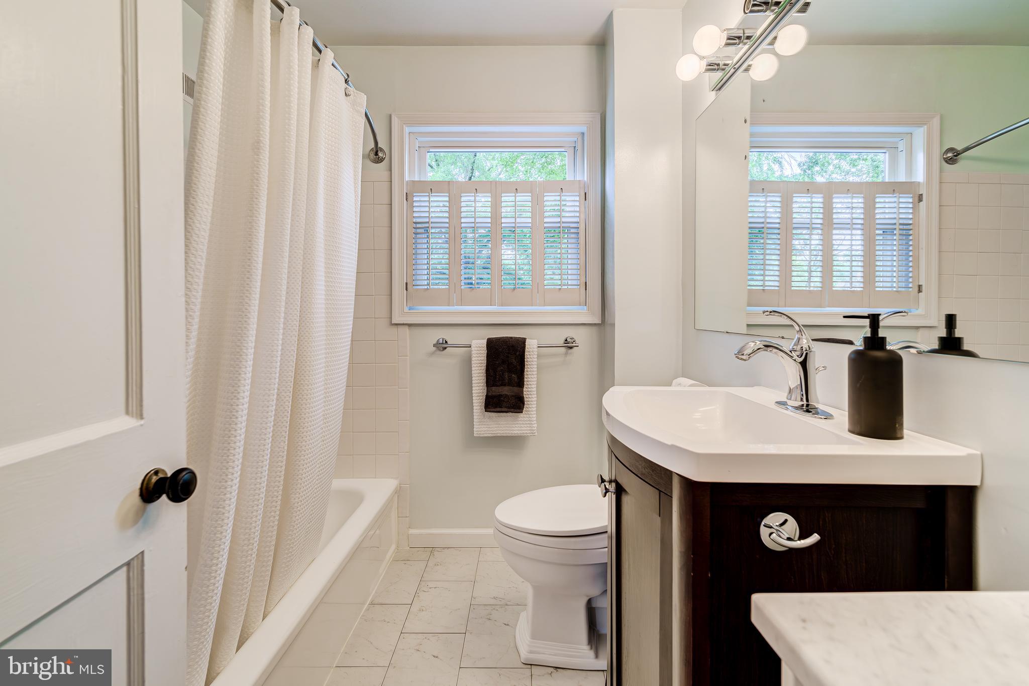 2215 ARLINGTON TERRACE