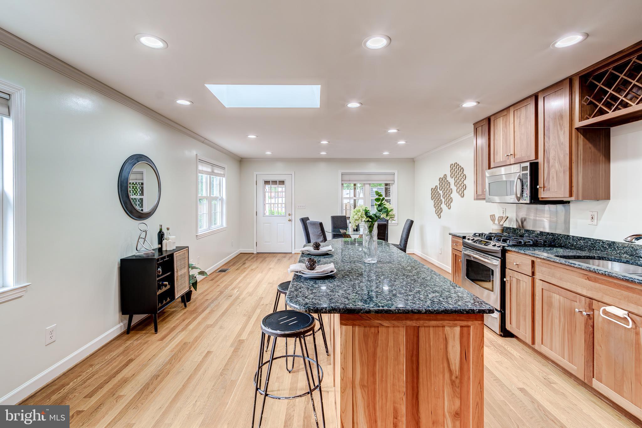 2215 ARLINGTON TERRACE