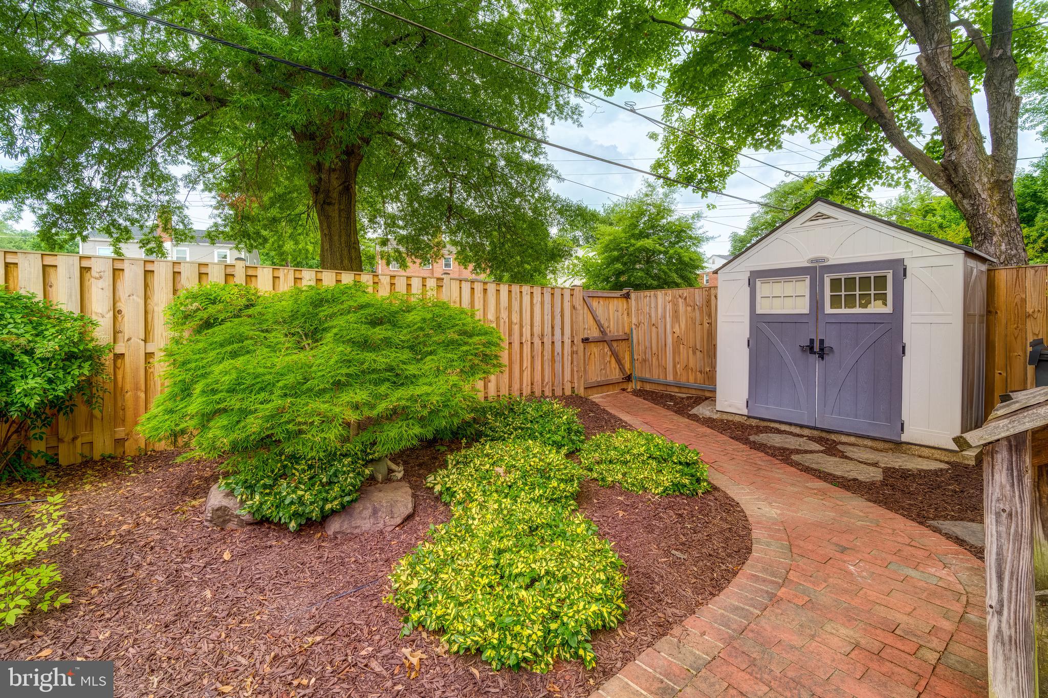 2215 ARLINGTON TERRACE