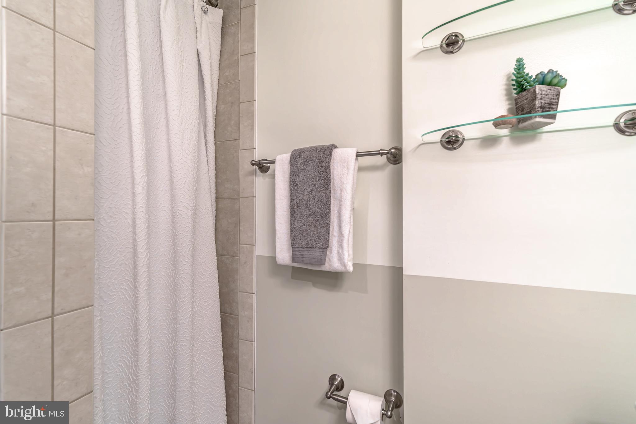 2215 ARLINGTON TERRACE