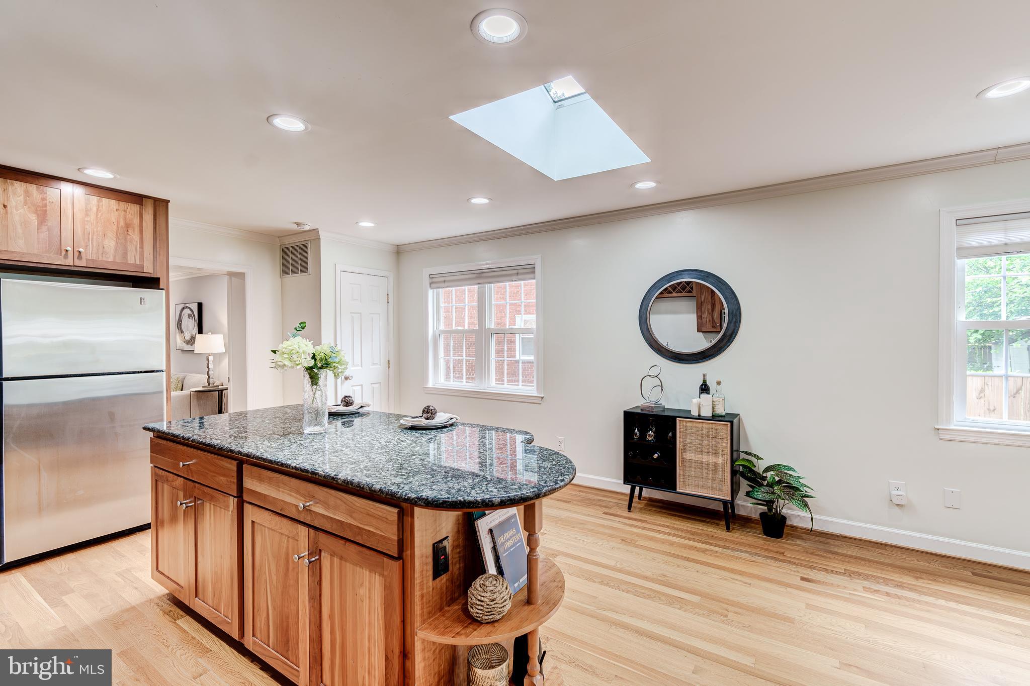 2215 ARLINGTON TERRACE