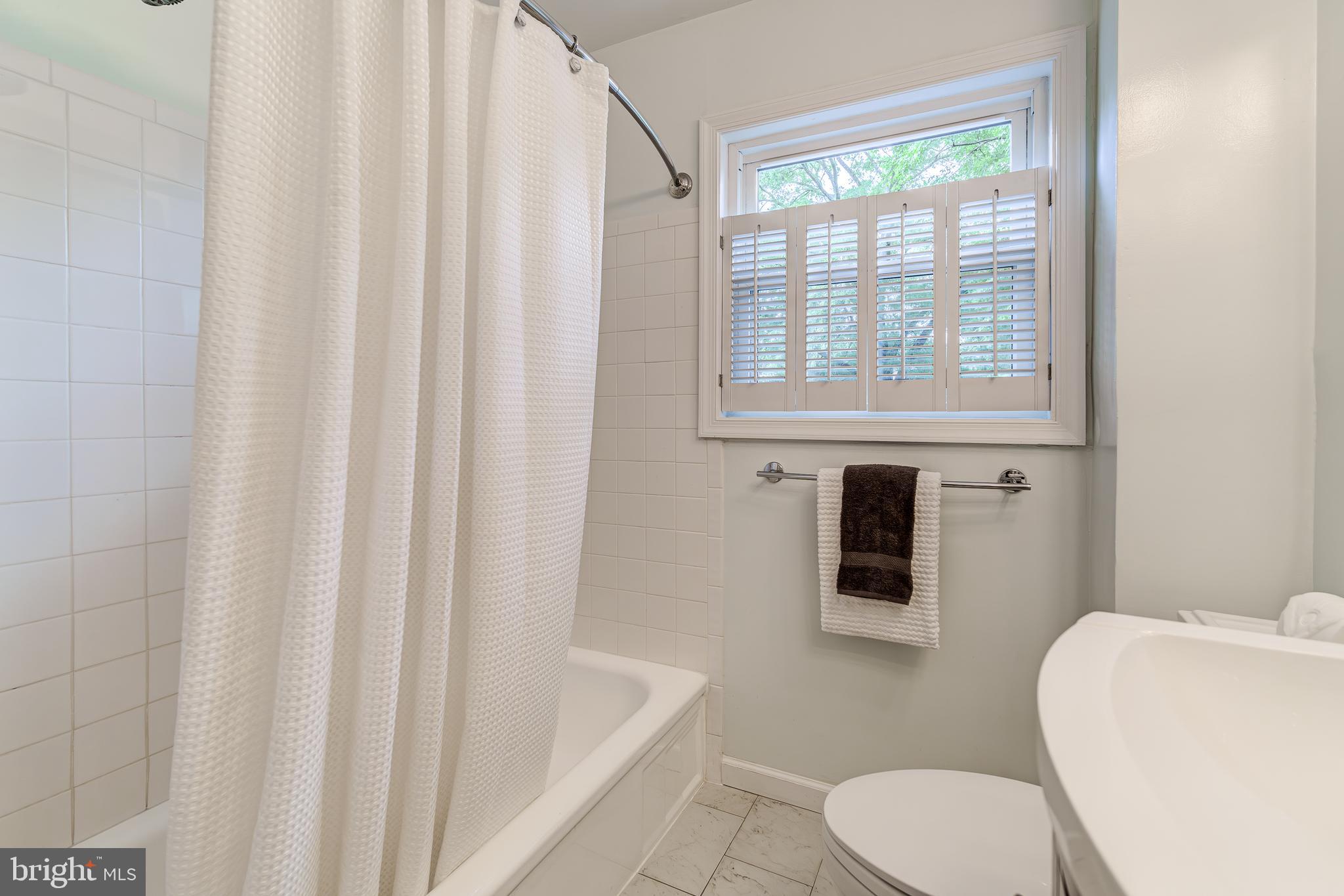 2215 ARLINGTON TERRACE