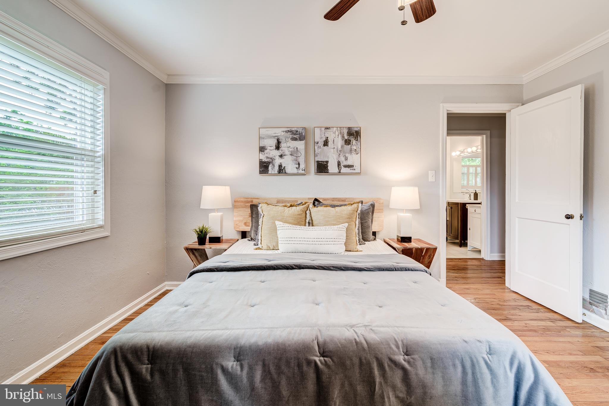 2215 ARLINGTON TERRACE