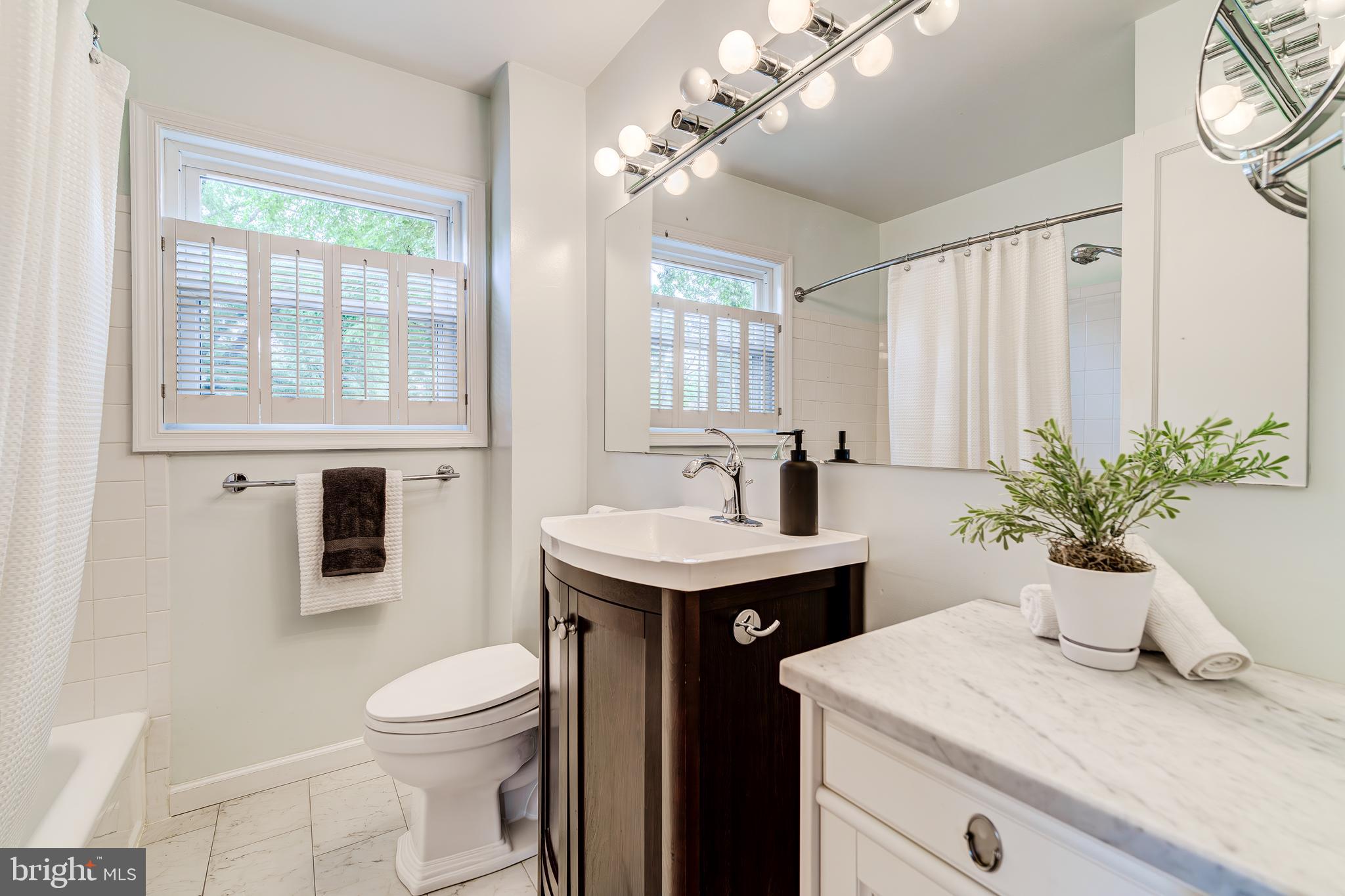 2215 ARLINGTON TERRACE