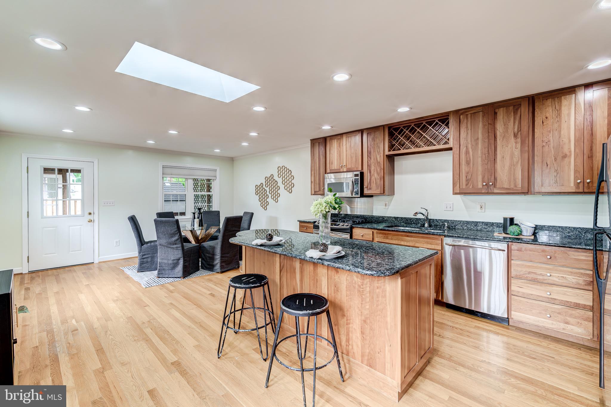 2215 ARLINGTON TERRACE