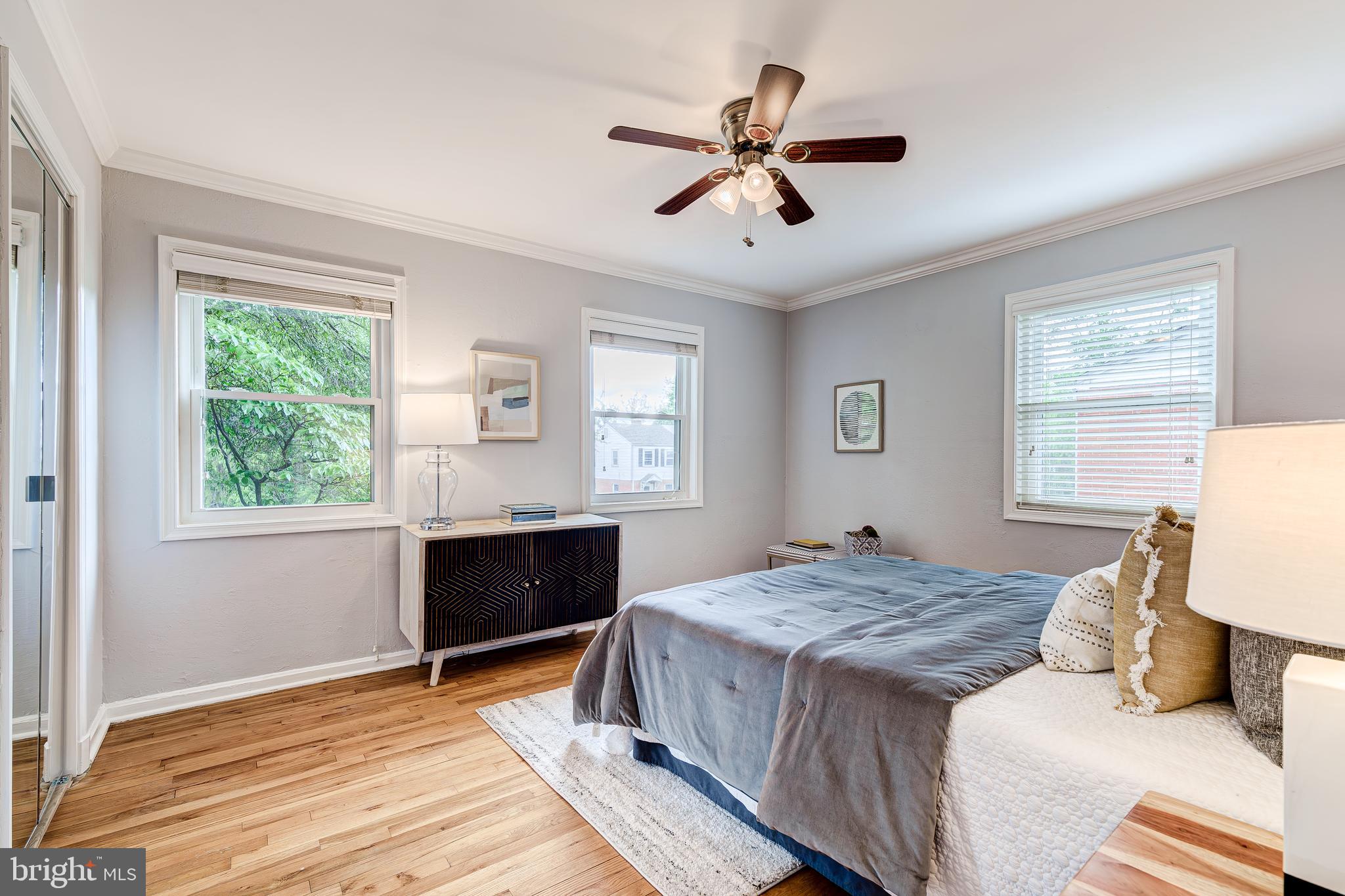 2215 ARLINGTON TERRACE