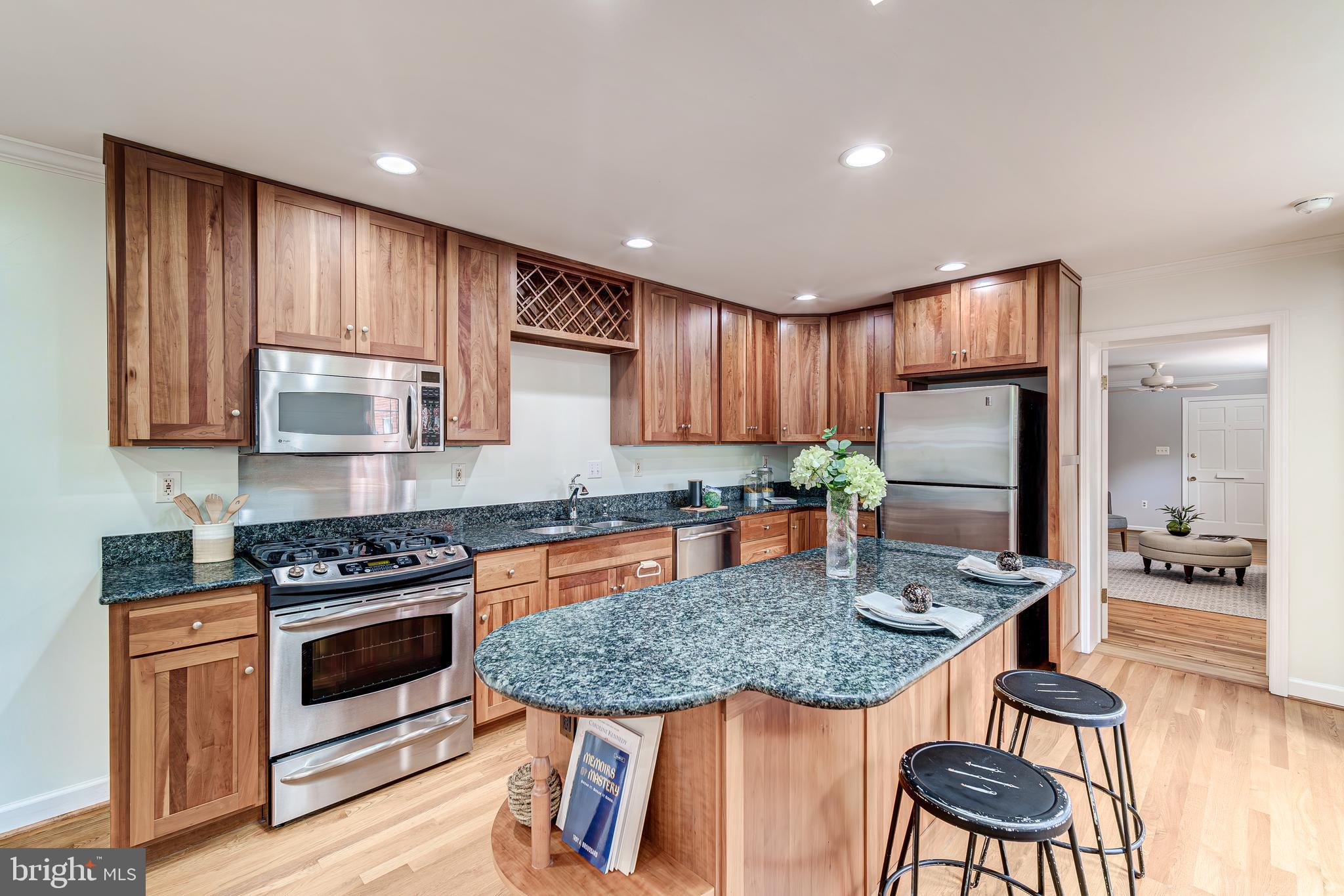 2215 ARLINGTON TERRACE