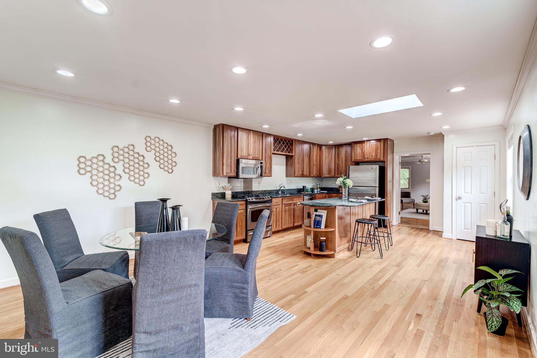 2215 ARLINGTON TERRACE