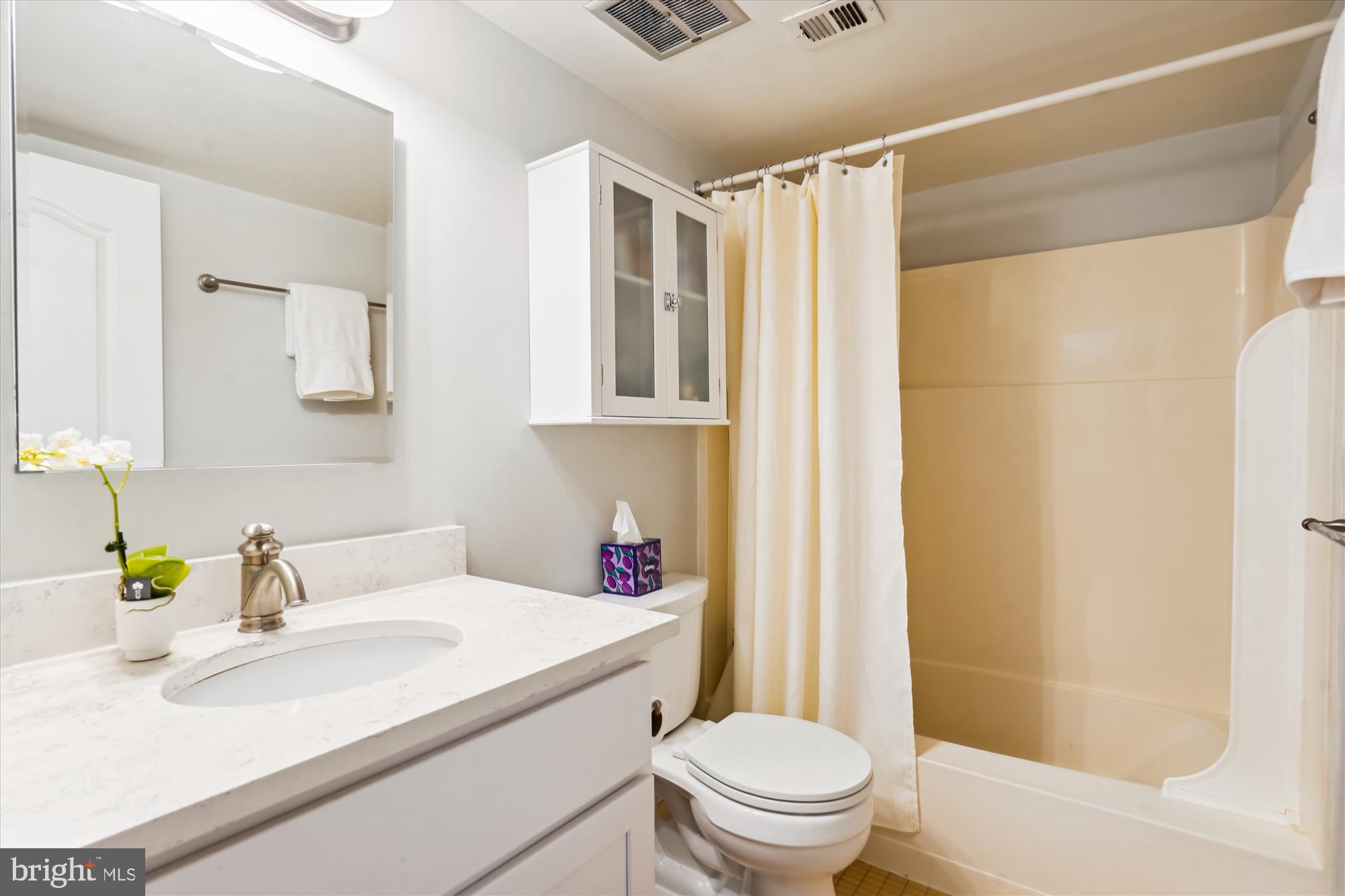 2122 GREEN WATCH WAY 200