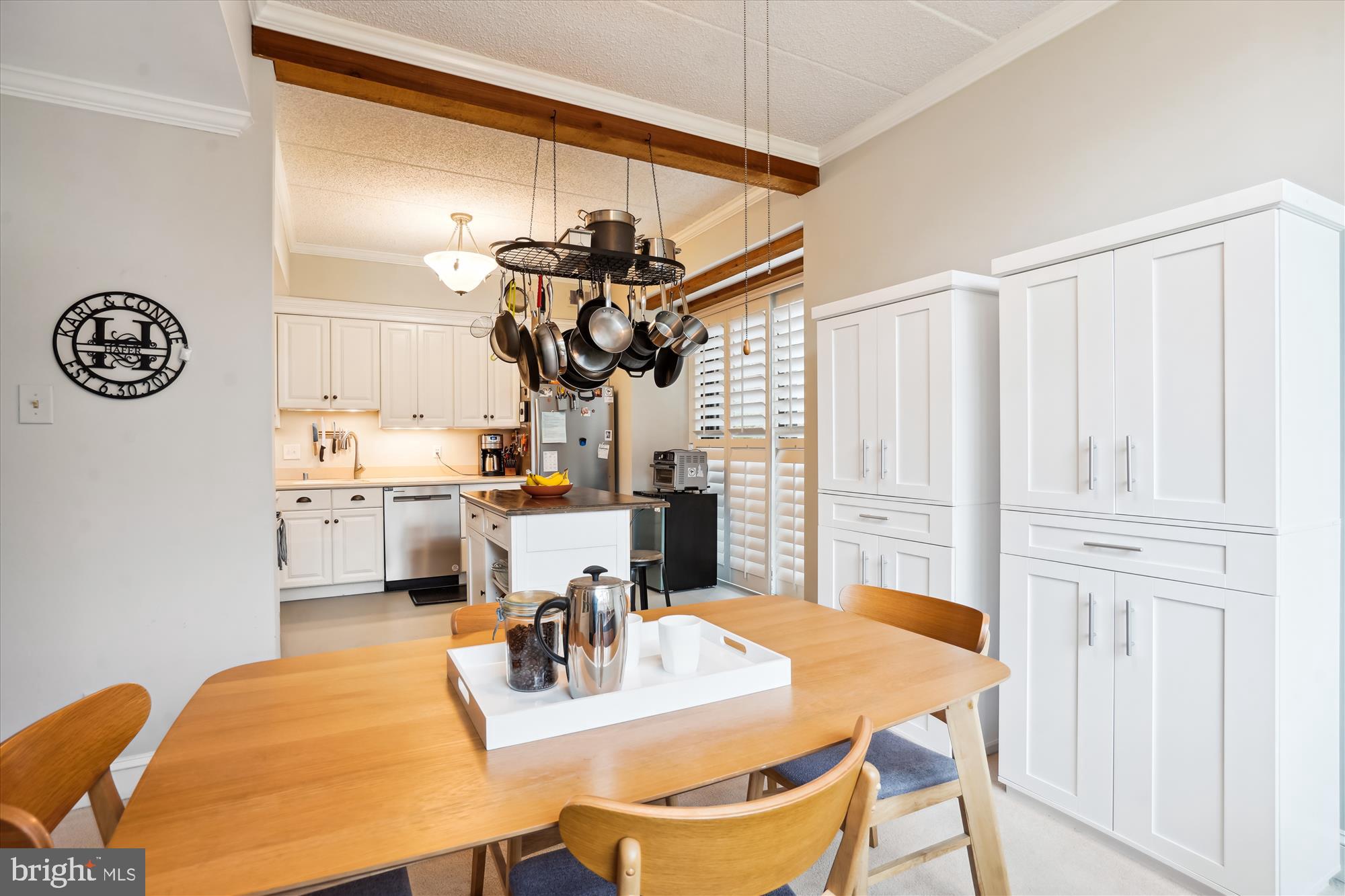 2122 GREEN WATCH WAY 200