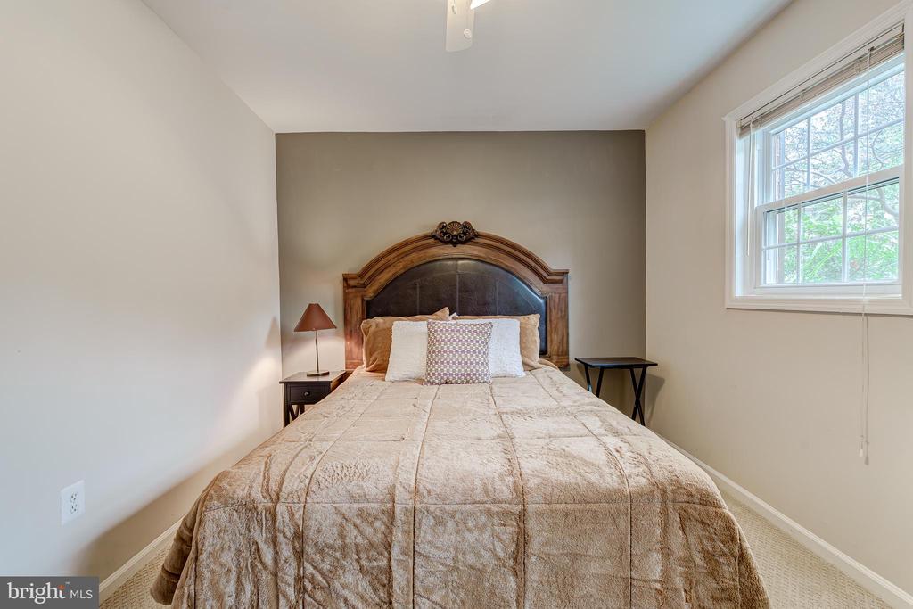 5936 WOODFIELD ESTATES DRIVE
