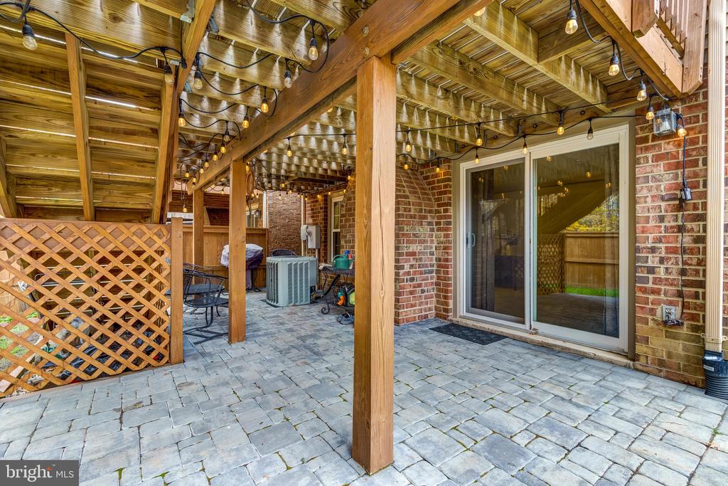 5936 WOODFIELD ESTATES DRIVE