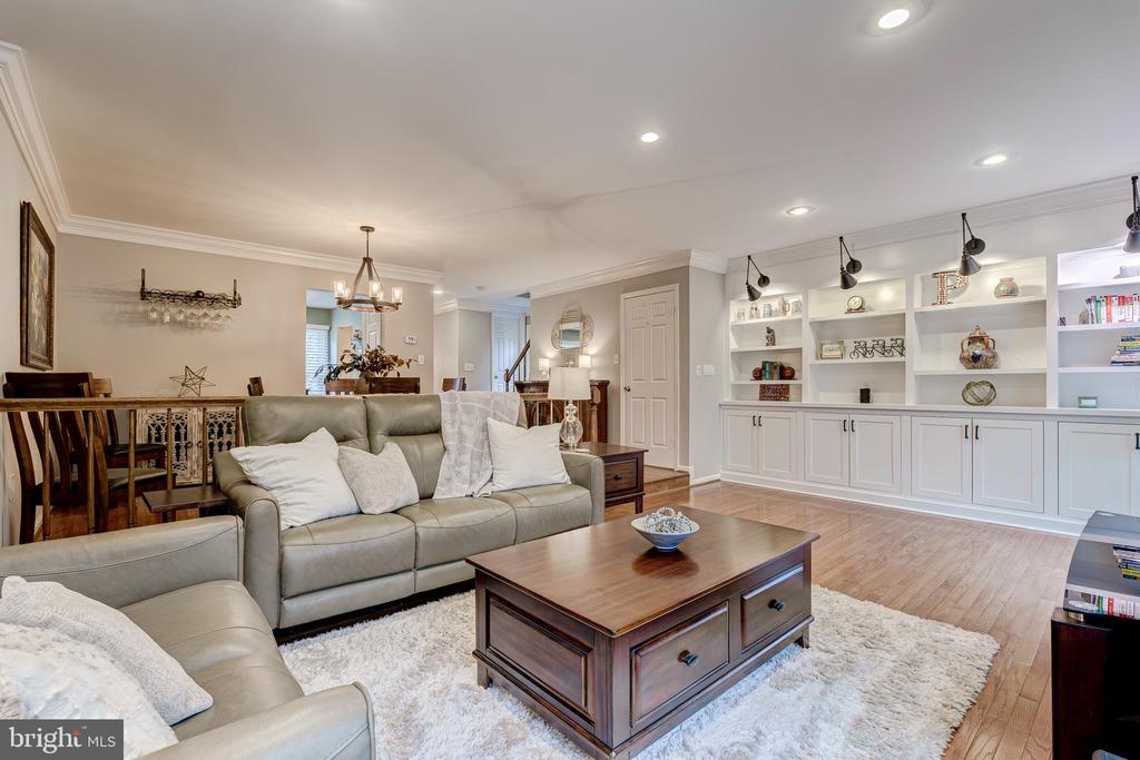 5936 WOODFIELD ESTATES DRIVE