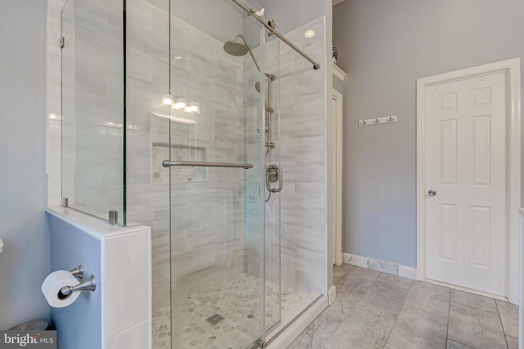 5936 WOODFIELD ESTATES DRIVE