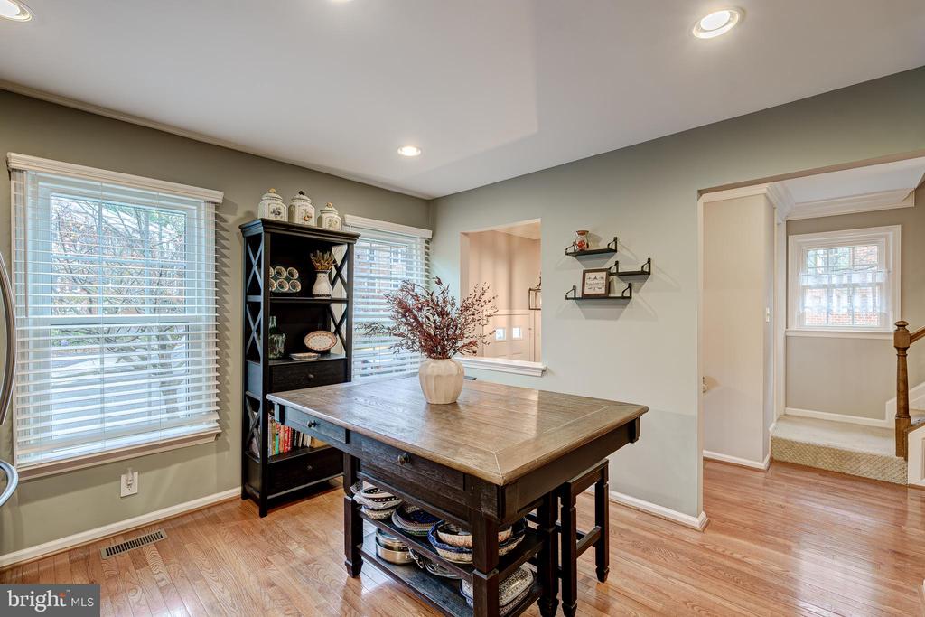 5936 WOODFIELD ESTATES DRIVE
