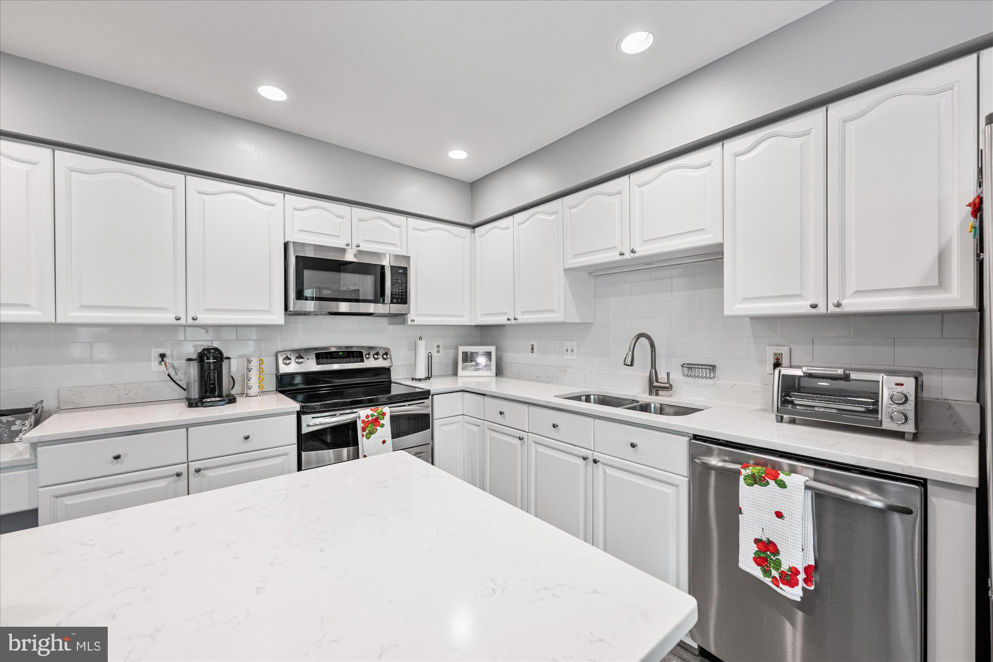 7203 BURTON HILL COURT