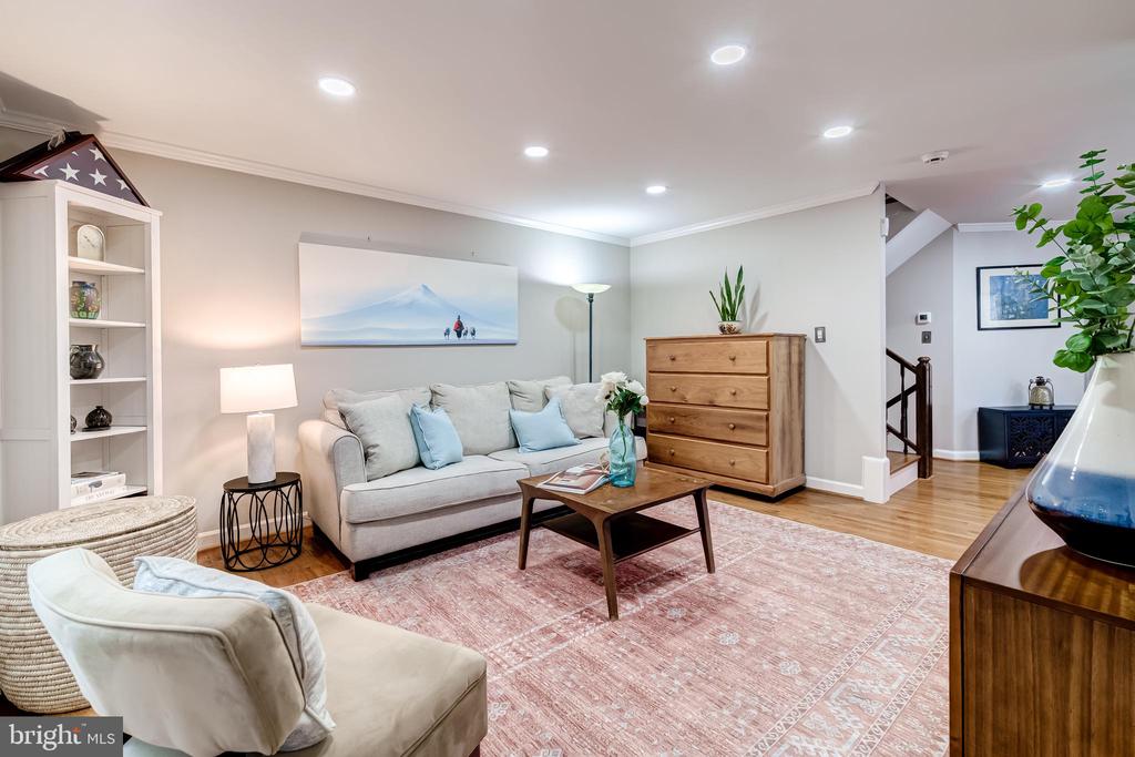 6060 ESTATES DRIVE