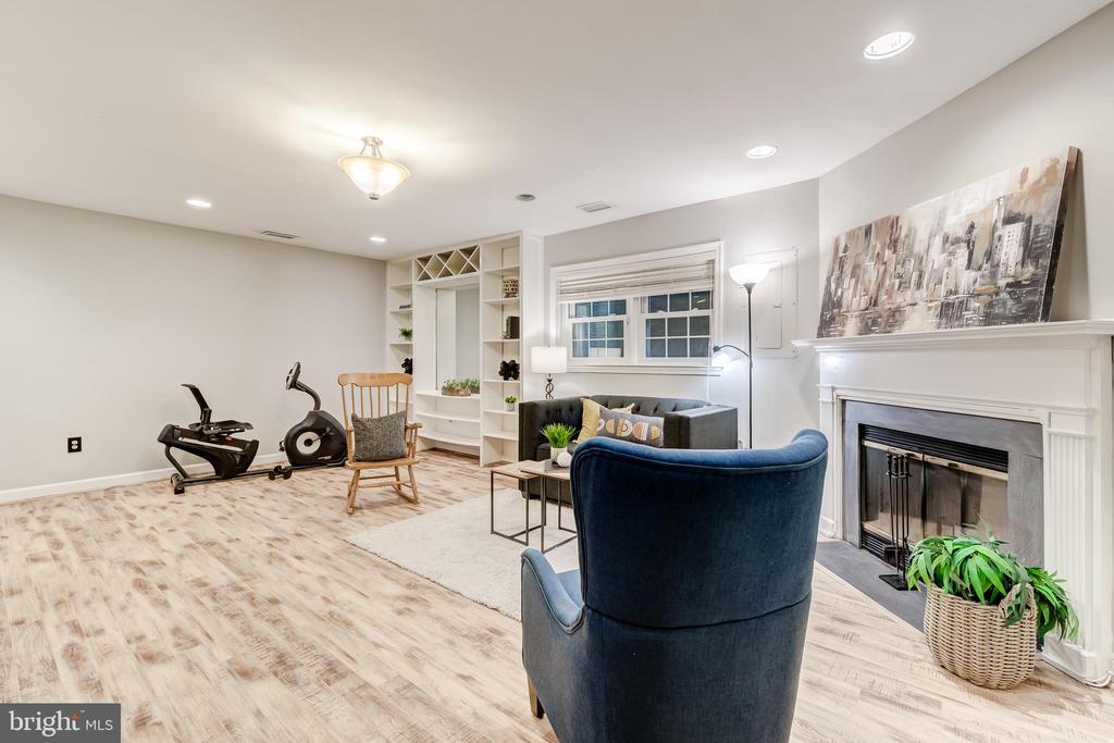 6060 ESTATES DRIVE