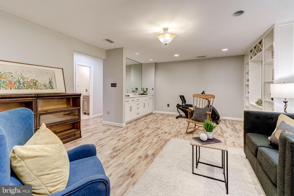6060 ESTATES DRIVE