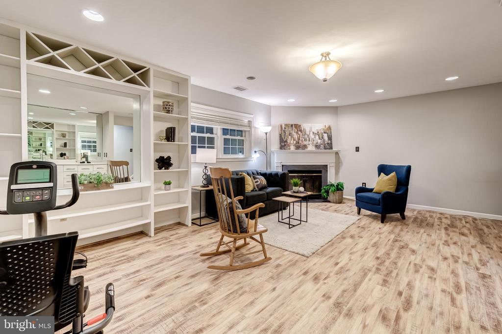 6060 ESTATES DRIVE