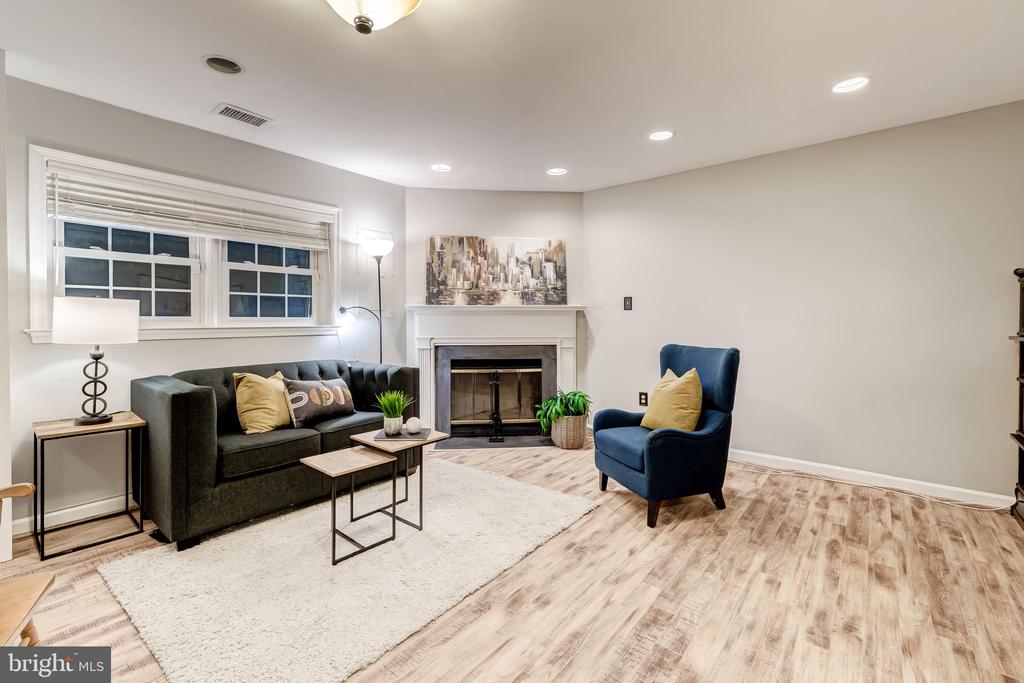 6060 ESTATES DRIVE