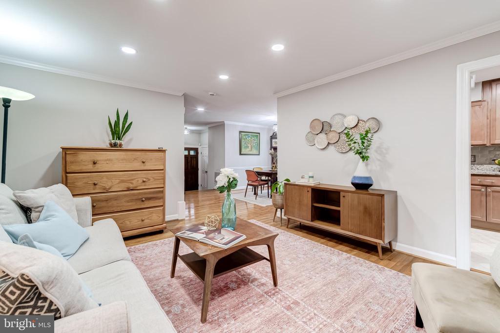 6060 ESTATES DRIVE