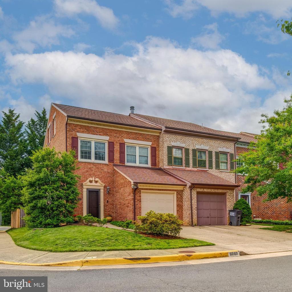6060 ESTATES DRIVE